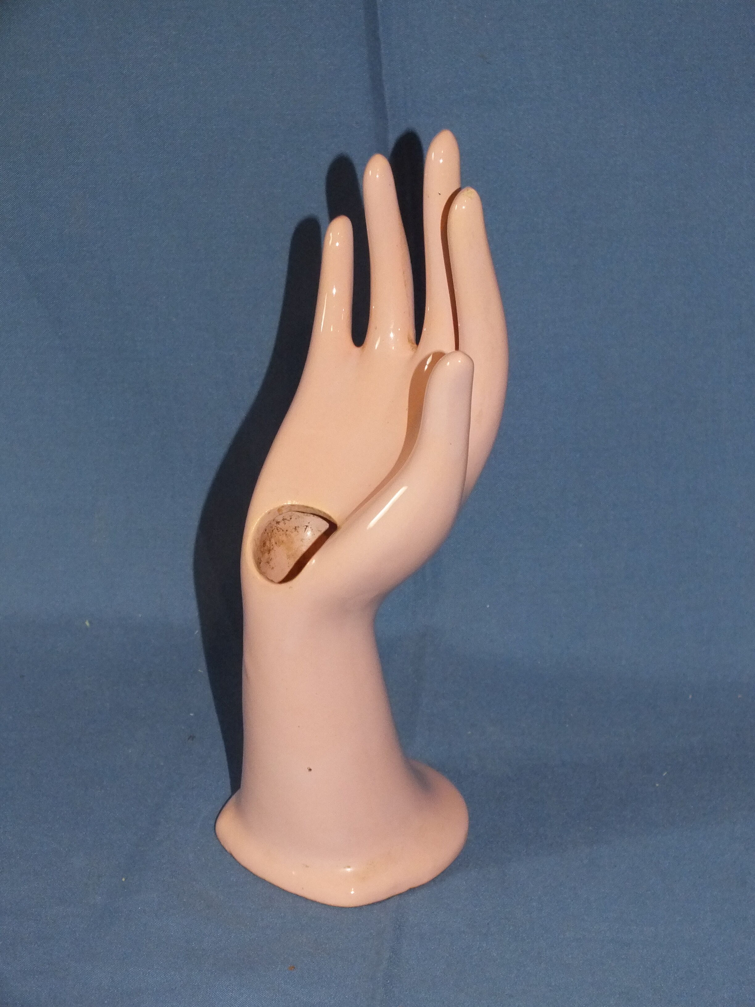 Pink vintage ceramic hand baguier