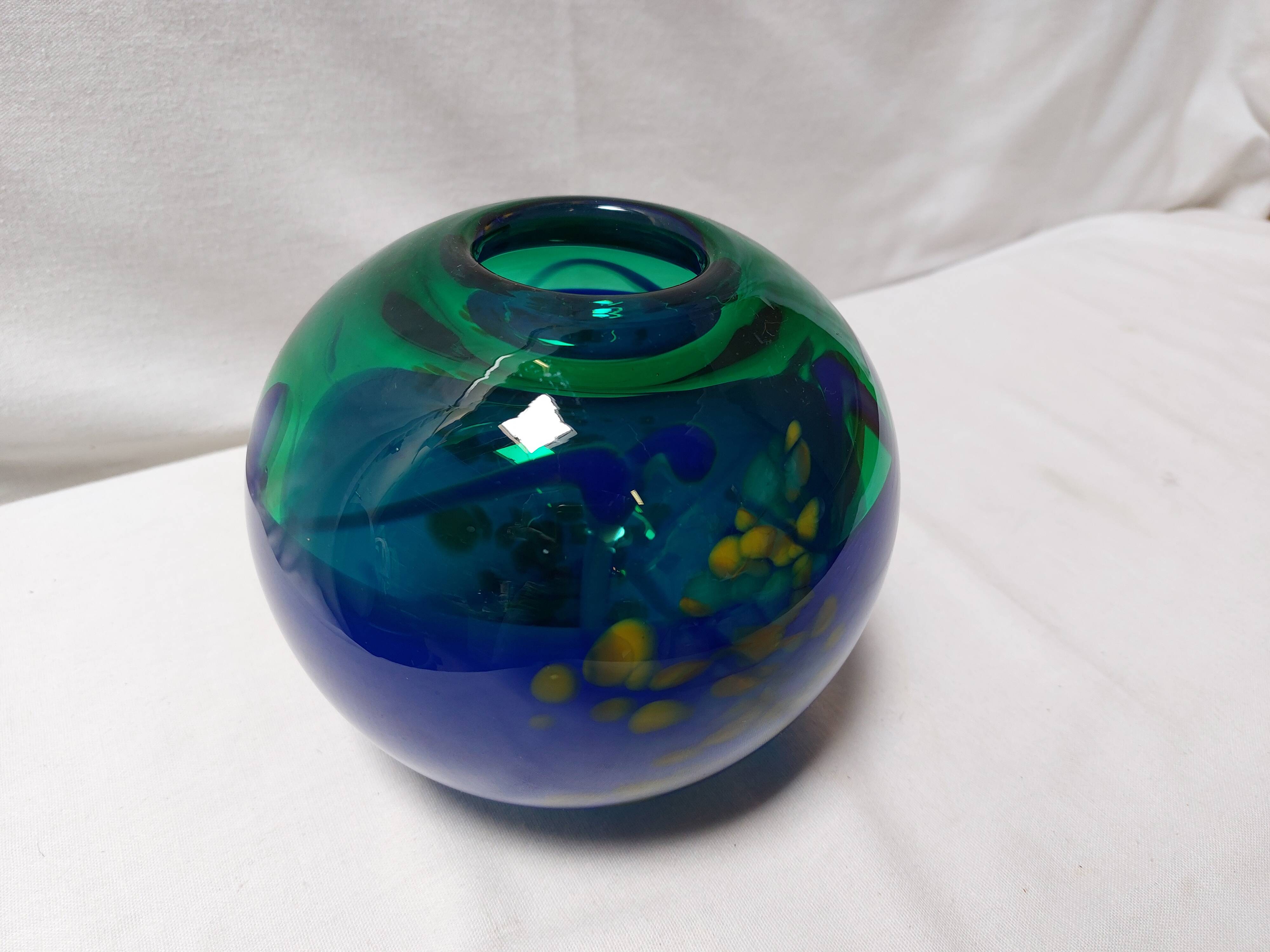 Ball vase art glassware workshop Beranek