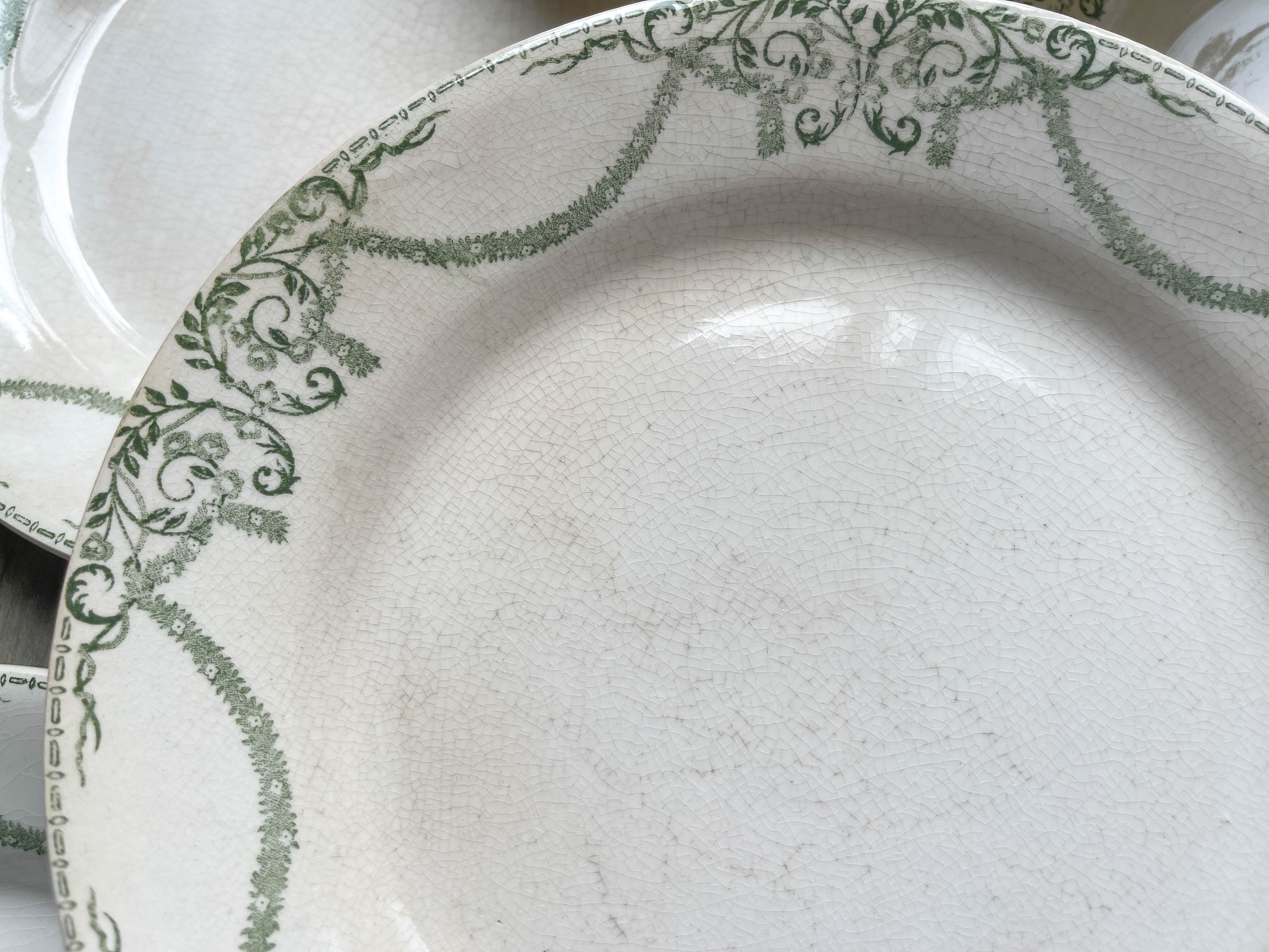 Flat plates terre de fer green creil & montereau labrador model "napoleon" 1890s