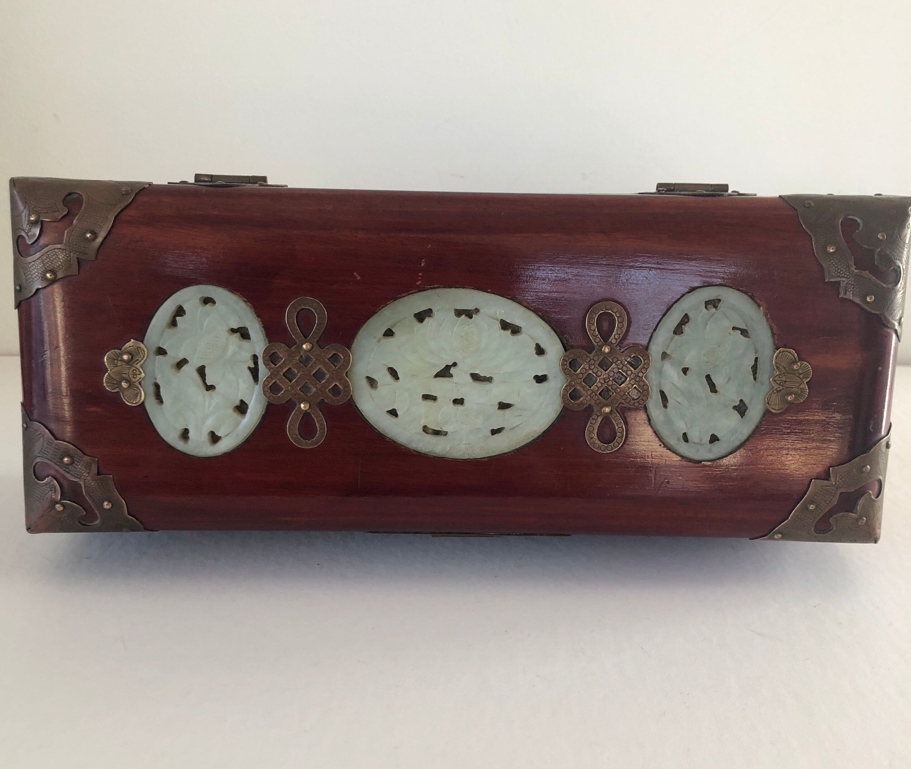 Chinese jewelry box in brass and Jade Mahogany wood