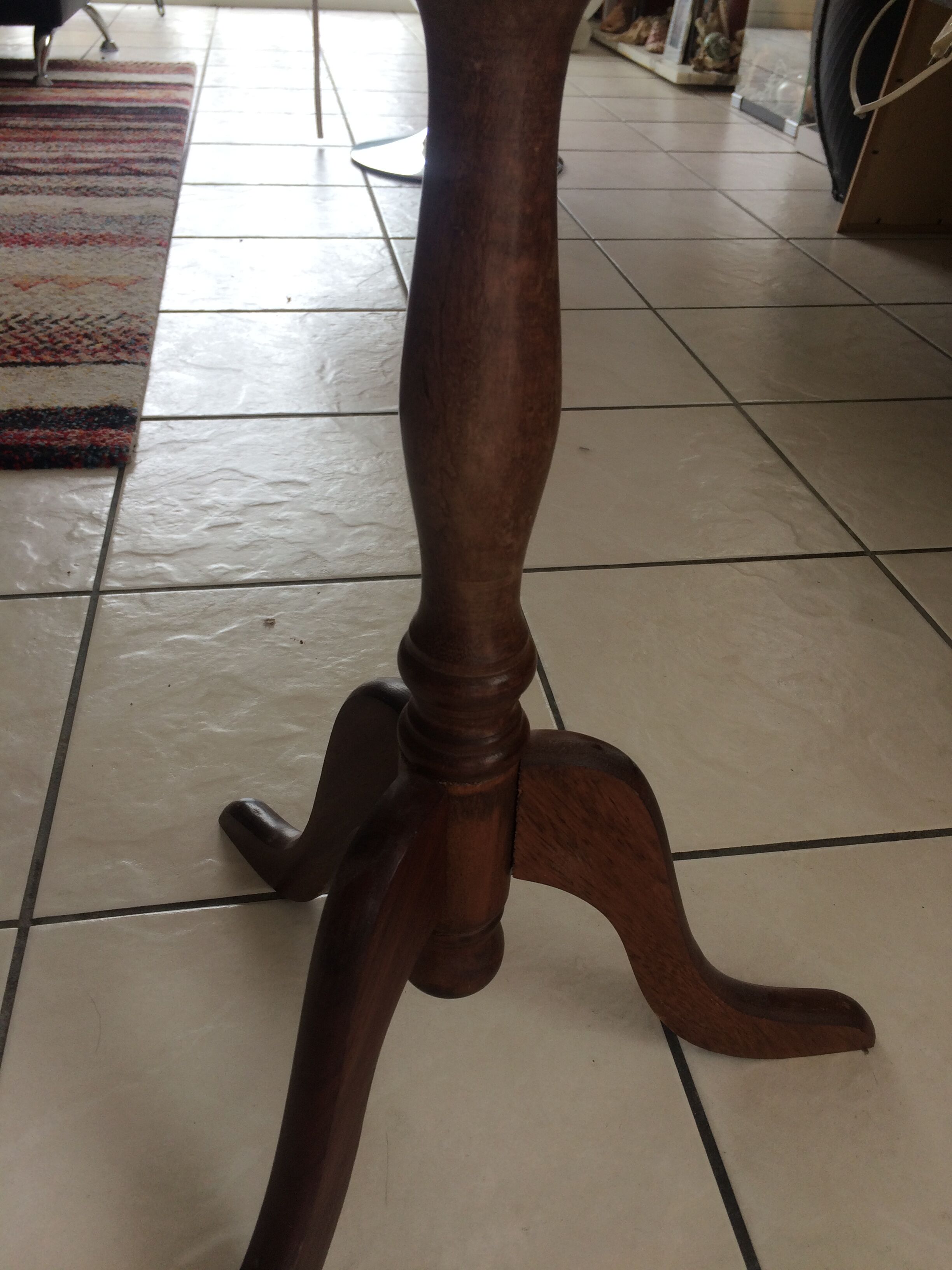Mahogany square healing tripod foot