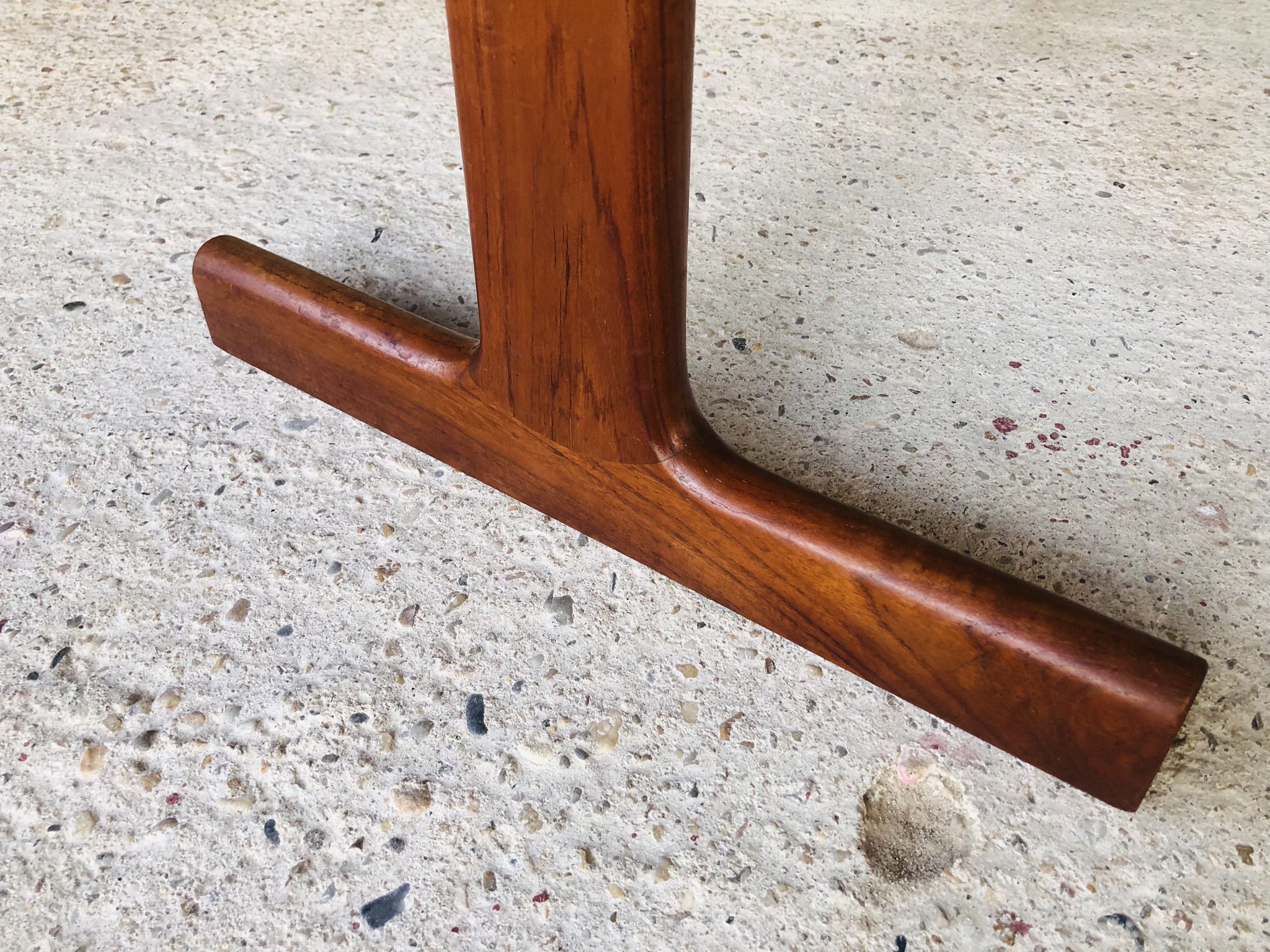 Table basse en teck danoise, Johannes Andersen pour CFC Silkeborg, Circa 60's