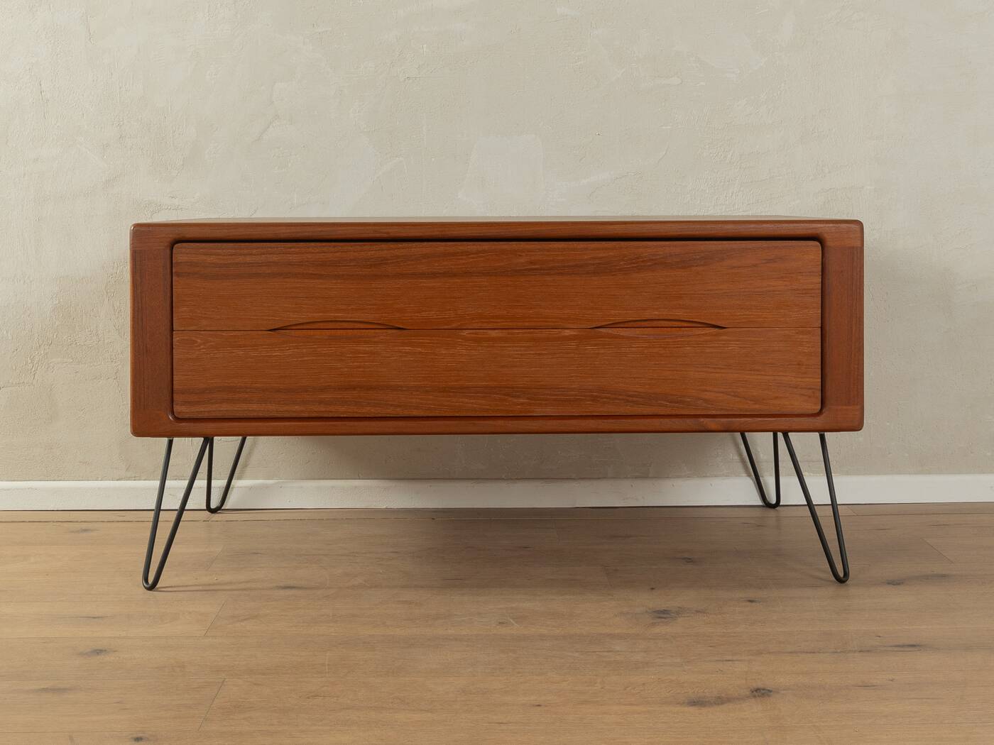 Buffet bas des années 1960, Dyrlund