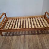 Lit simple en pin, Scandinavie