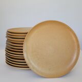 Lot de 16 assiettes en grès