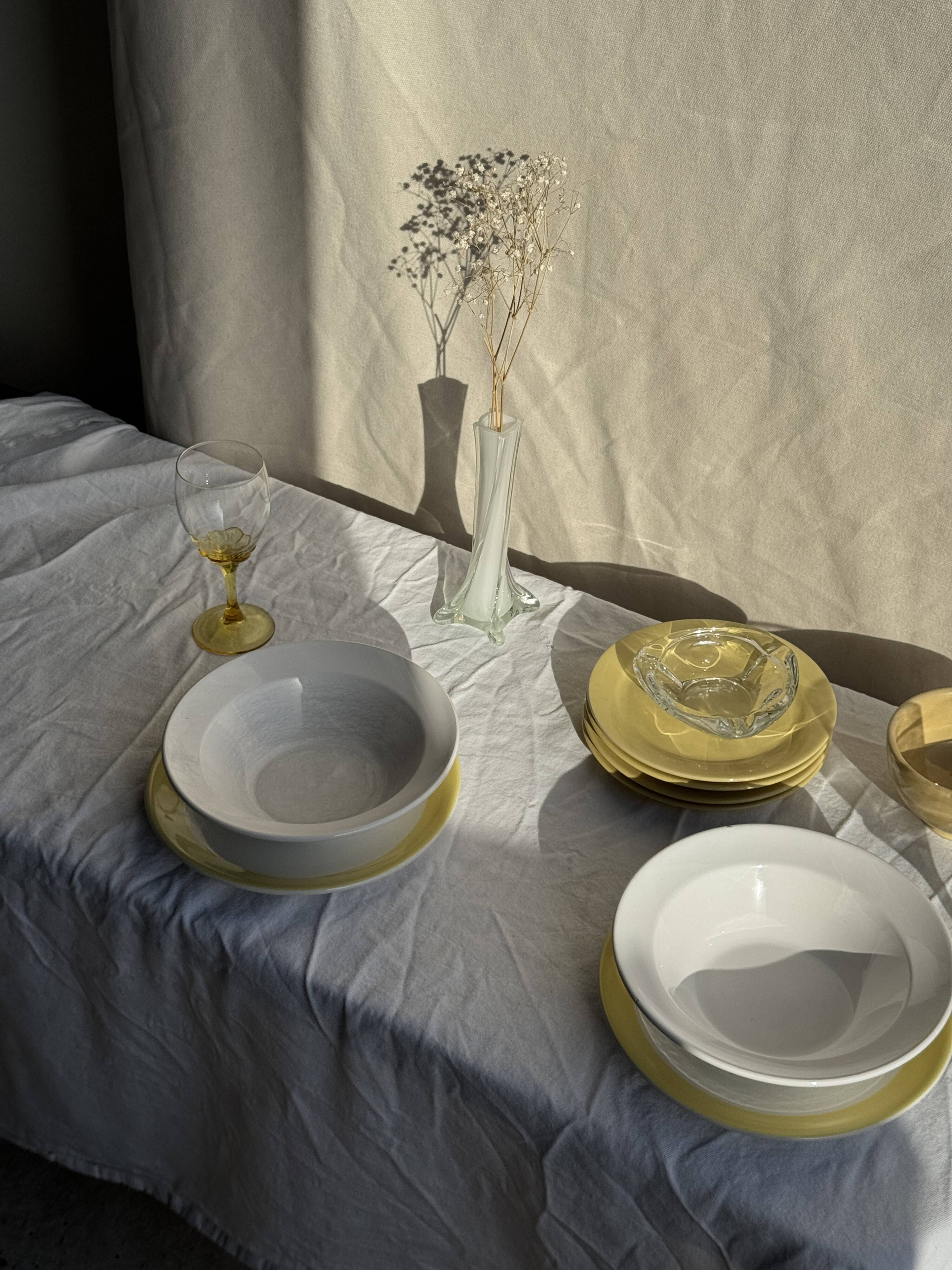 Set of 6 modern yellow dessert plates D19