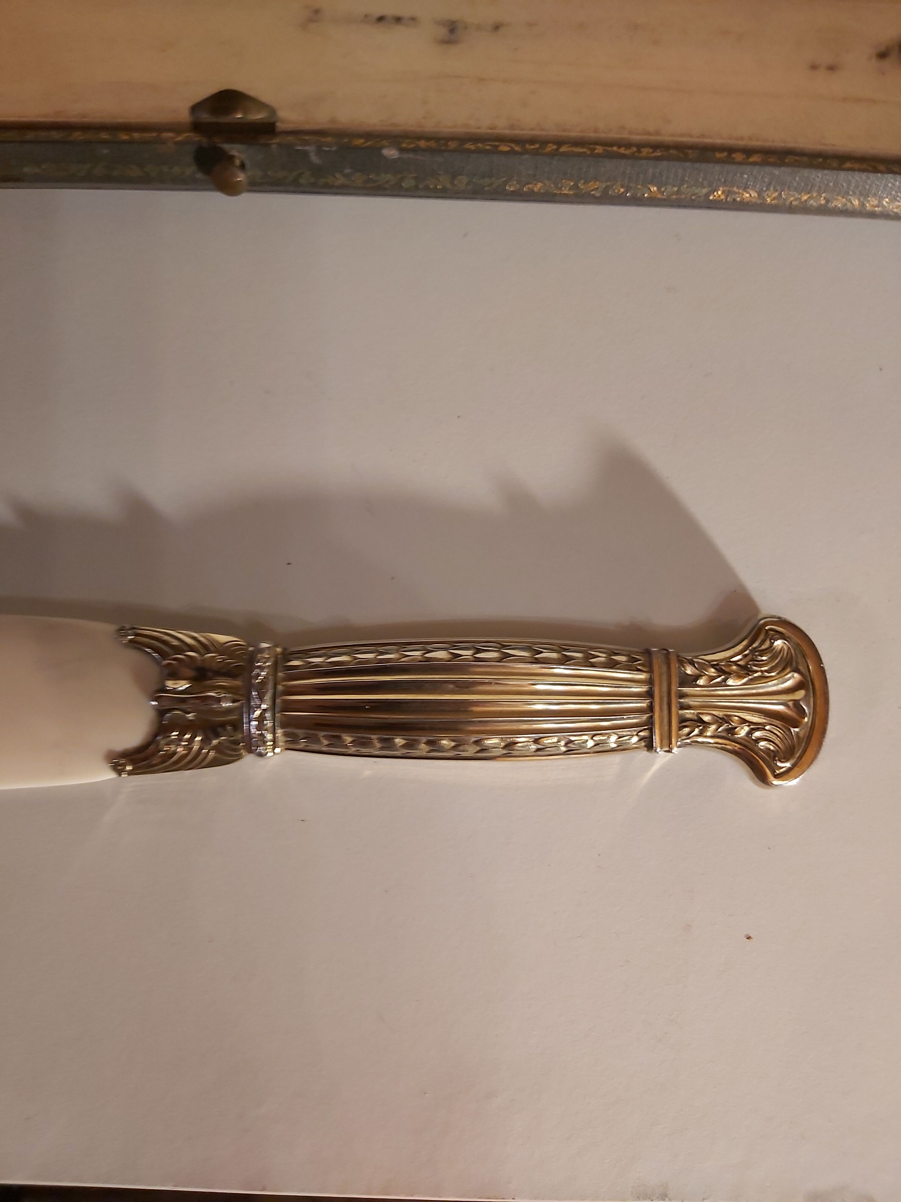 Paper cut in its vermeiled silver and ivory box