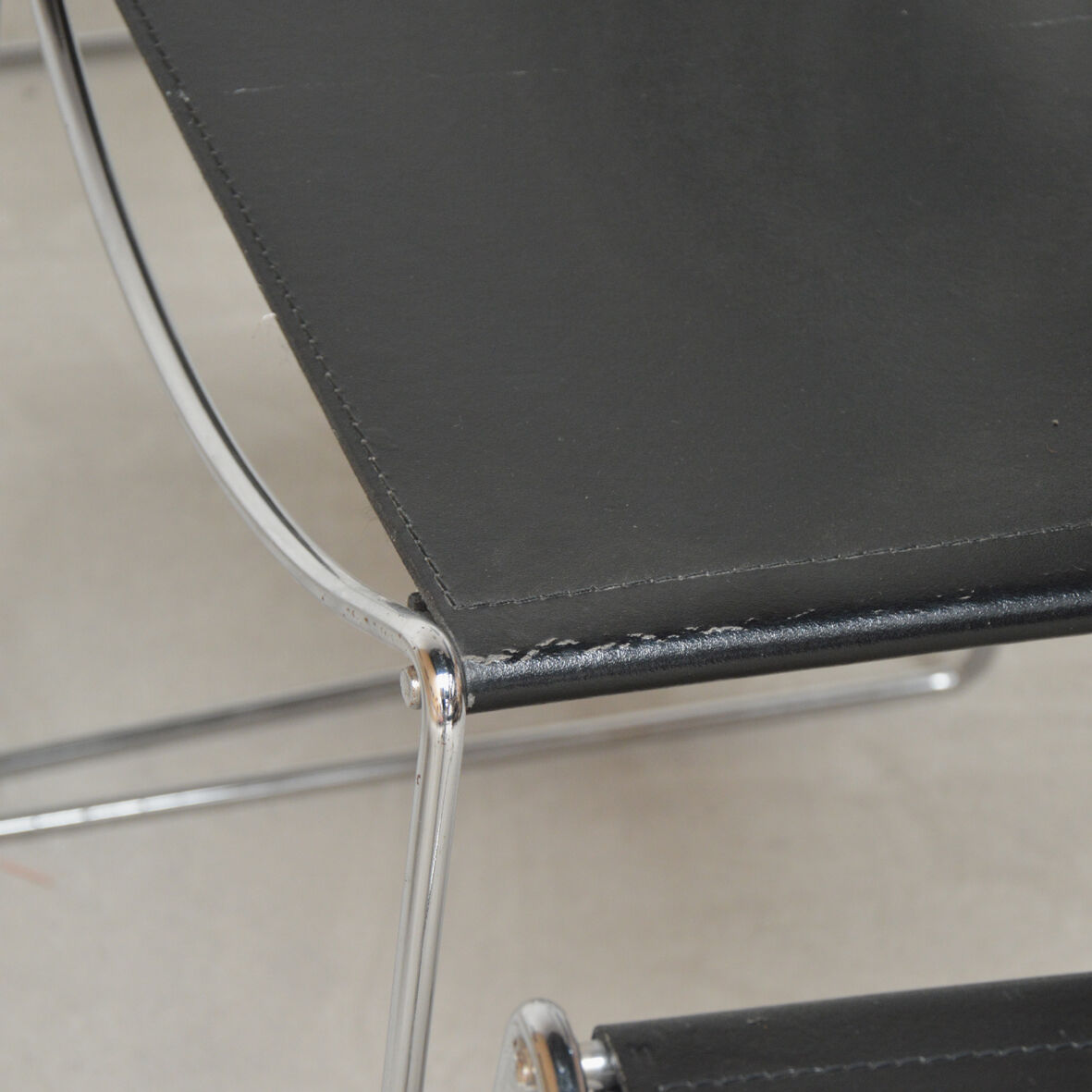 Set of 8 Italian Chairs in leather and steel, 1970