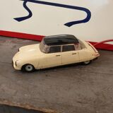 Car Citroën DS 19 remote-guided