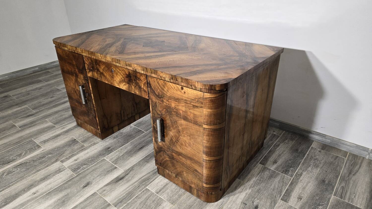 Art deco desk