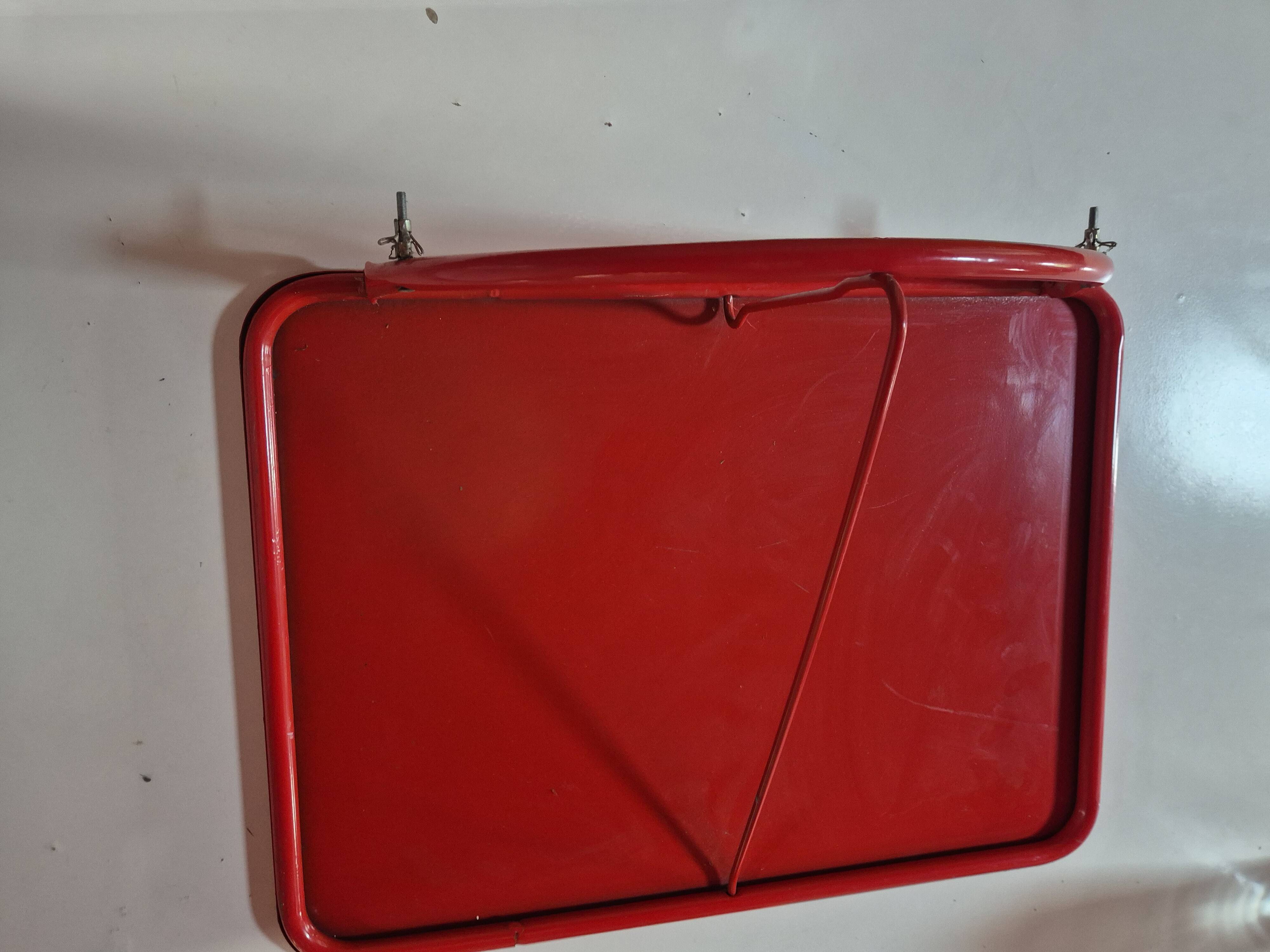 table pliante mural en metal rouge vintage