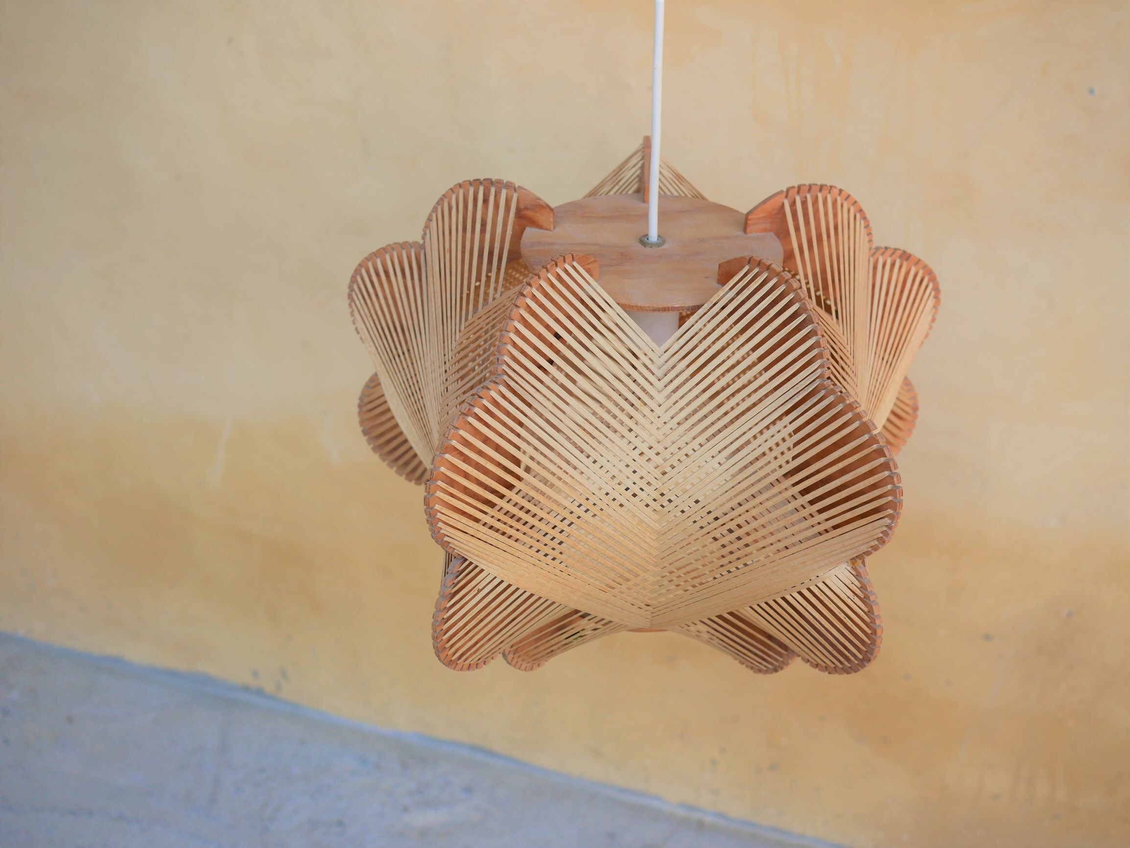 Suspension scandinave vintage bois et fil