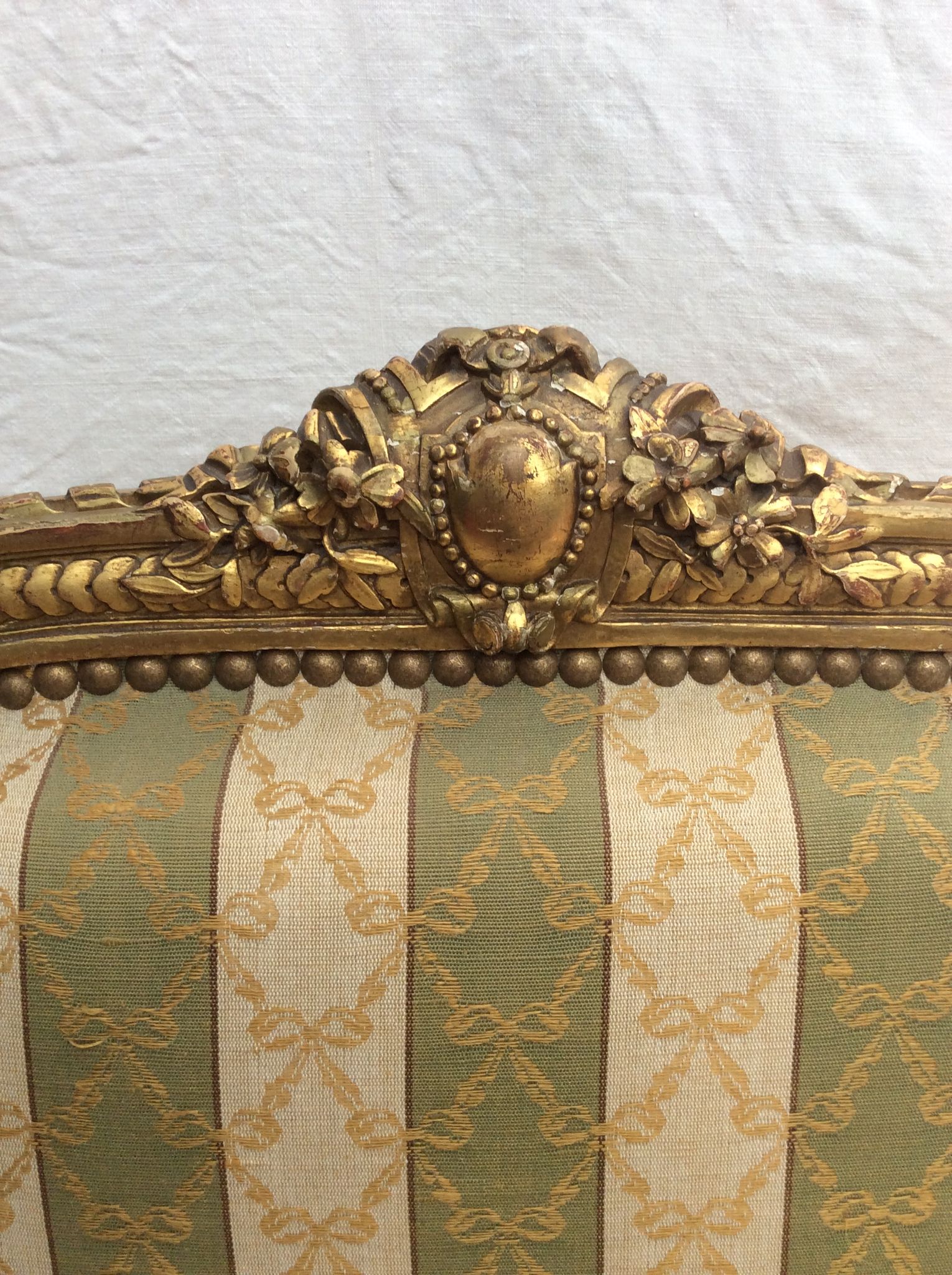 Queen's chair in gilded wood Louis XVI style