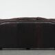 Canapé Chesterfield rouge 2,5 places sur roulettes de style anglais