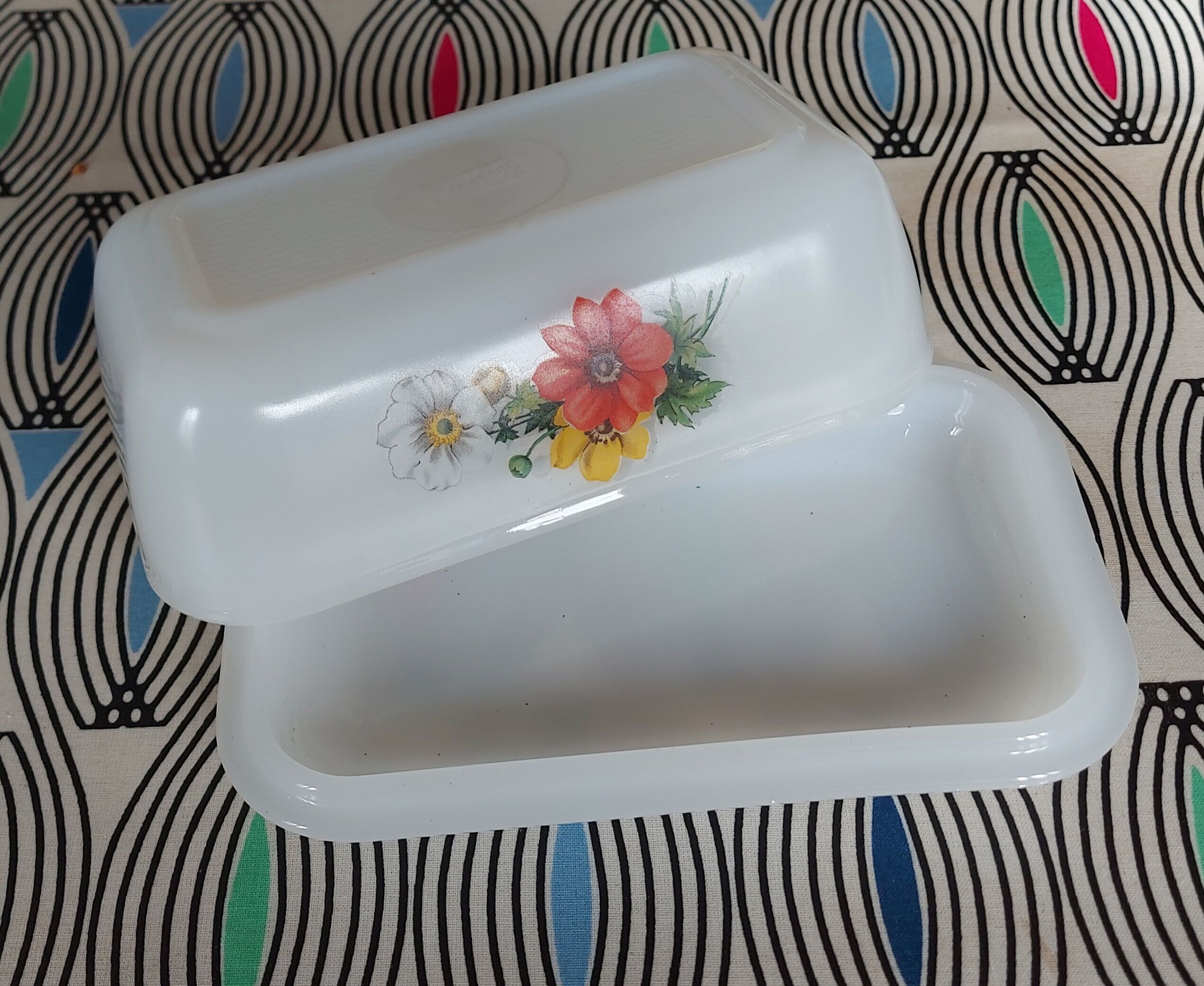 White glass butter maker