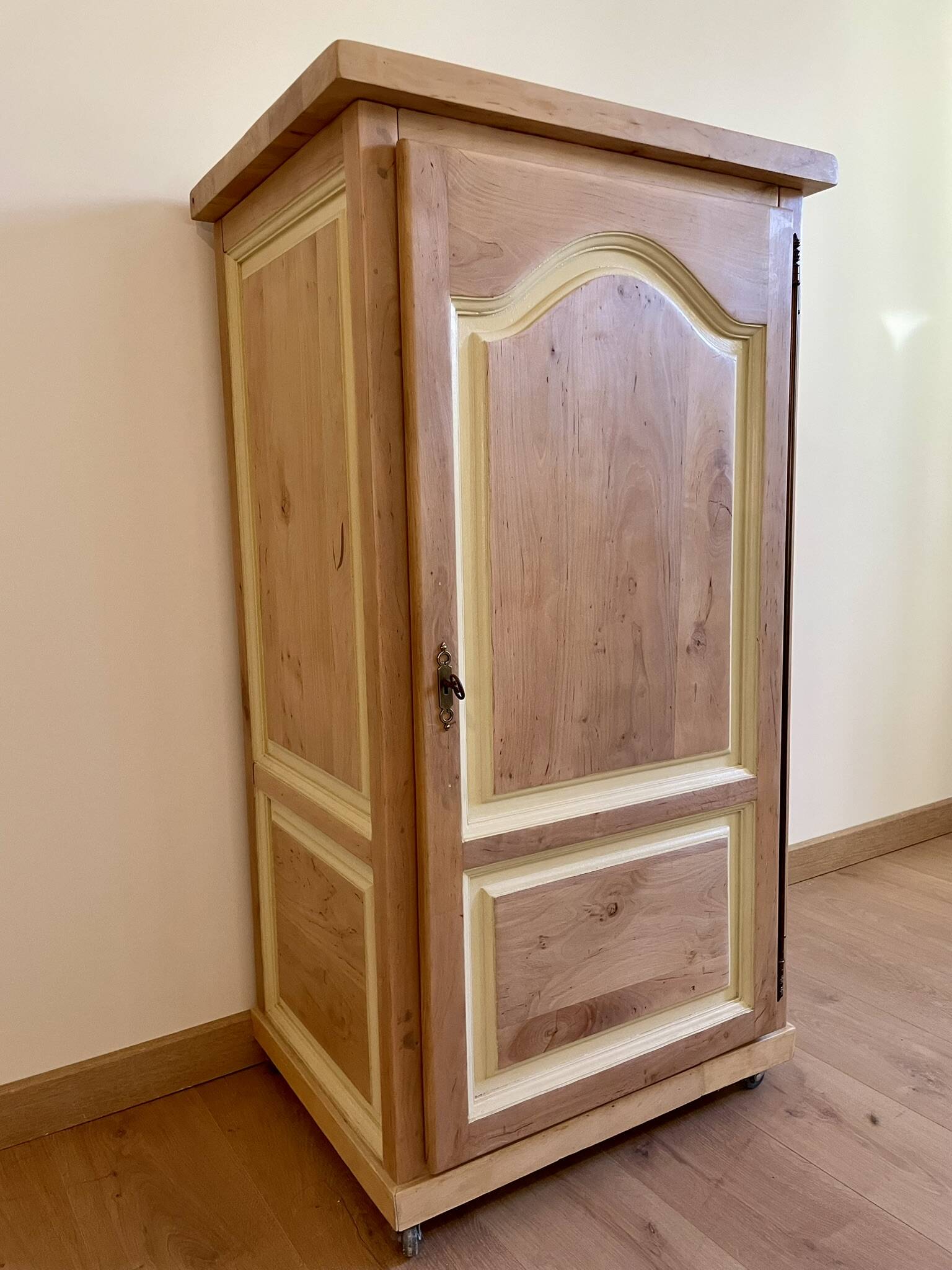 Meuble Hifi ou confiturier