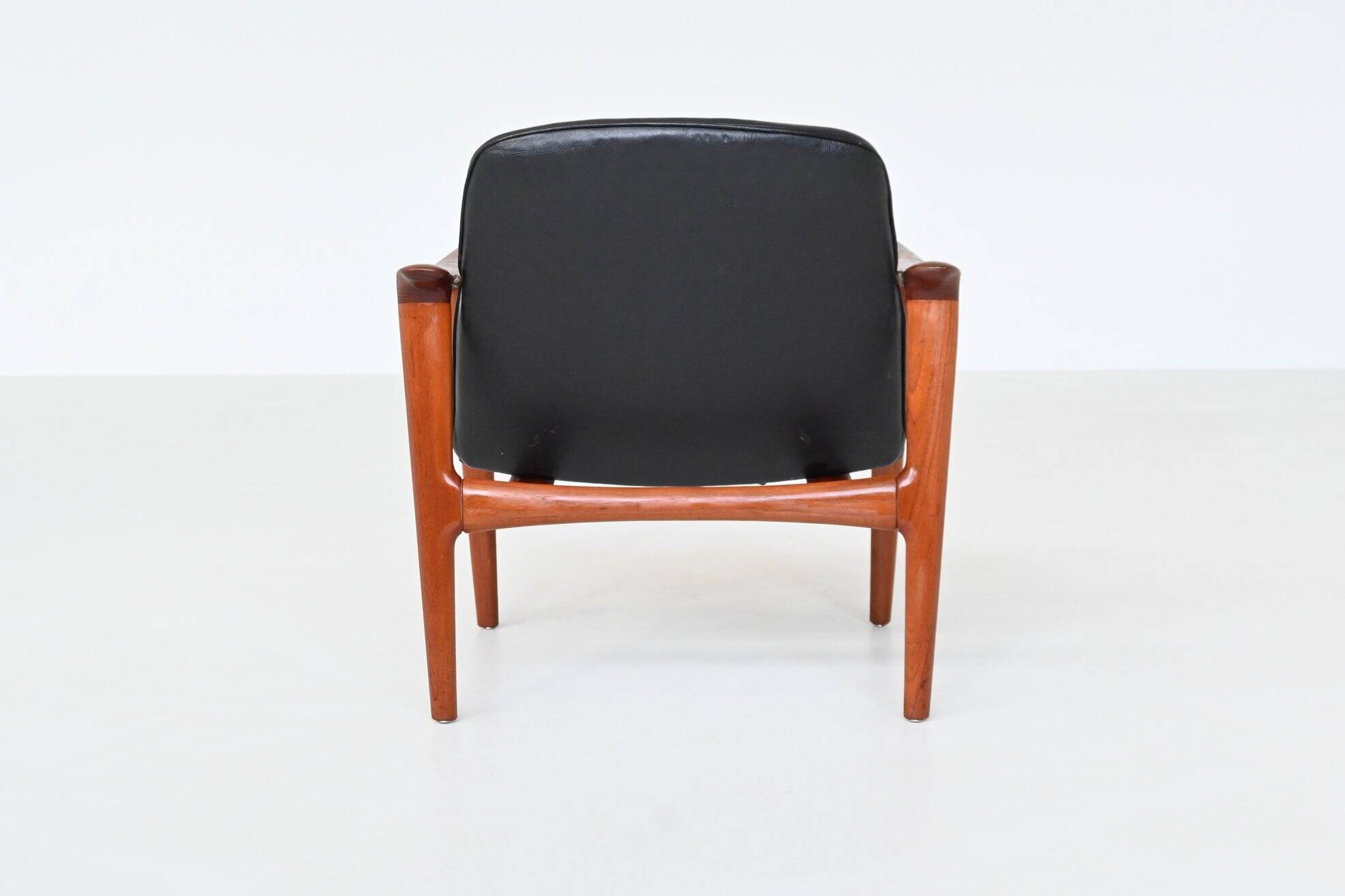 Paire de fauteuils scandinaves en teck et cuir Westnofa Norvège 1960