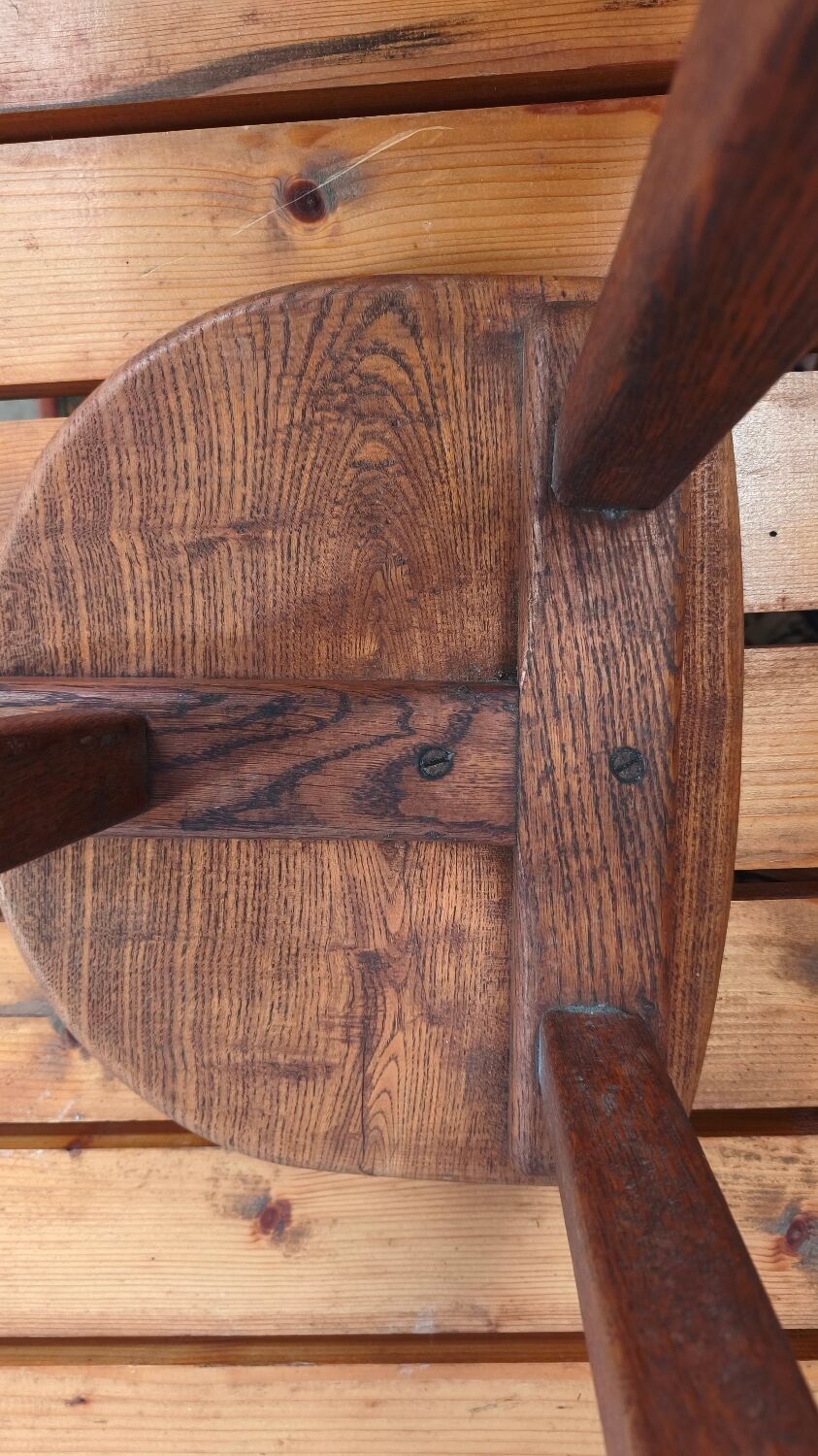 Tabouret tripode chêne massif - brutaliste