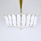 Grand chandelier Rupert Nikoll 27" mid-century brass with leaves, Austria, 1950.