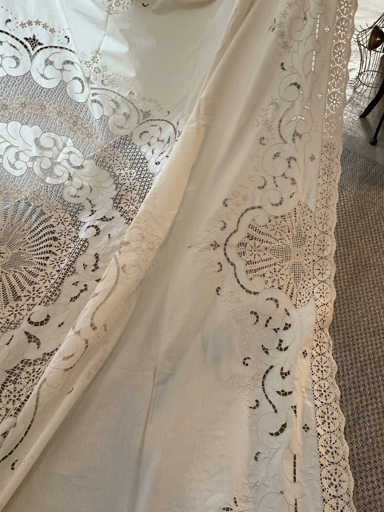 Richelieu embroidery tablecloth and crochet lace .268 x 237