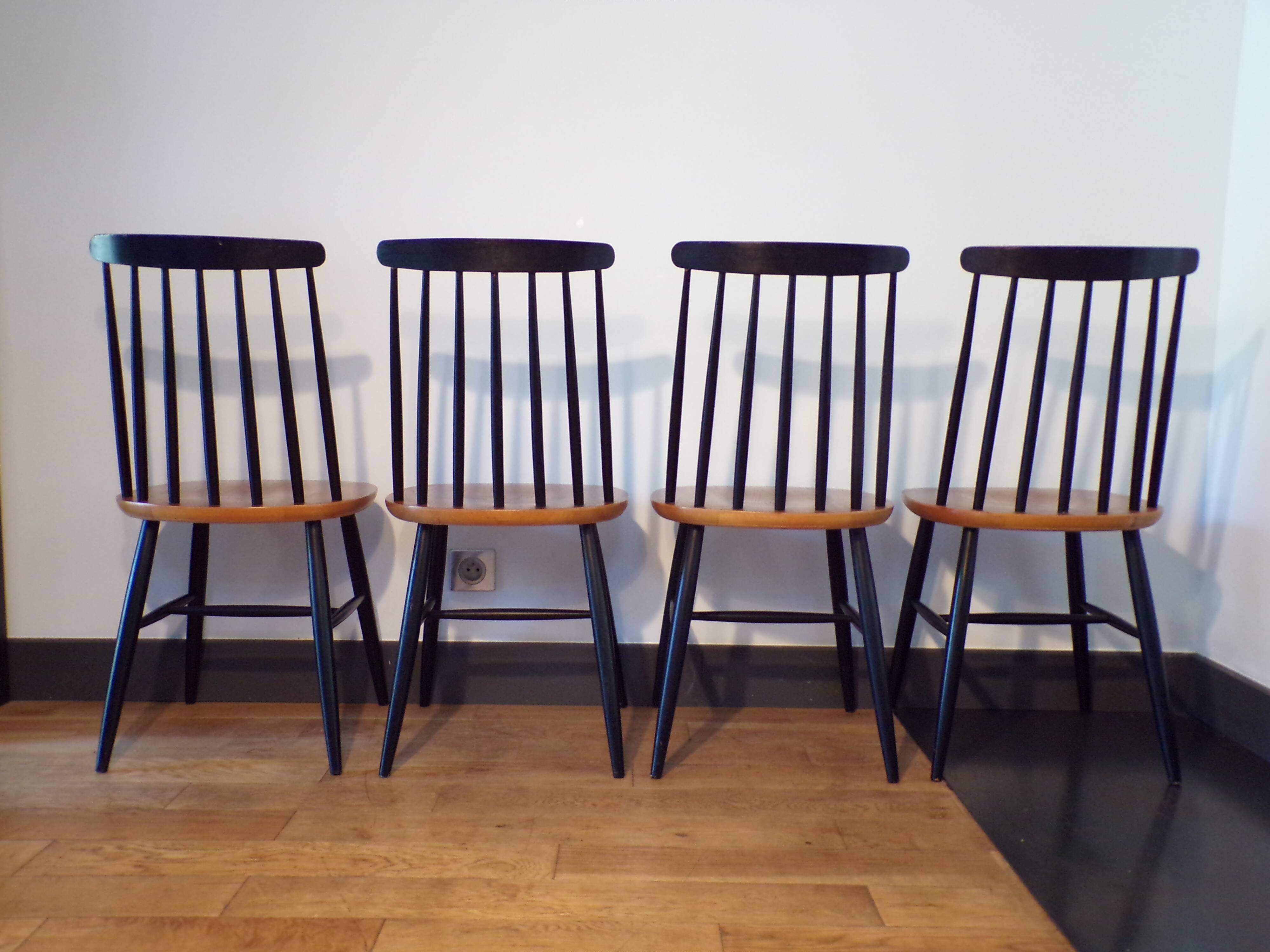 Set of 4 Scandinavian chairs