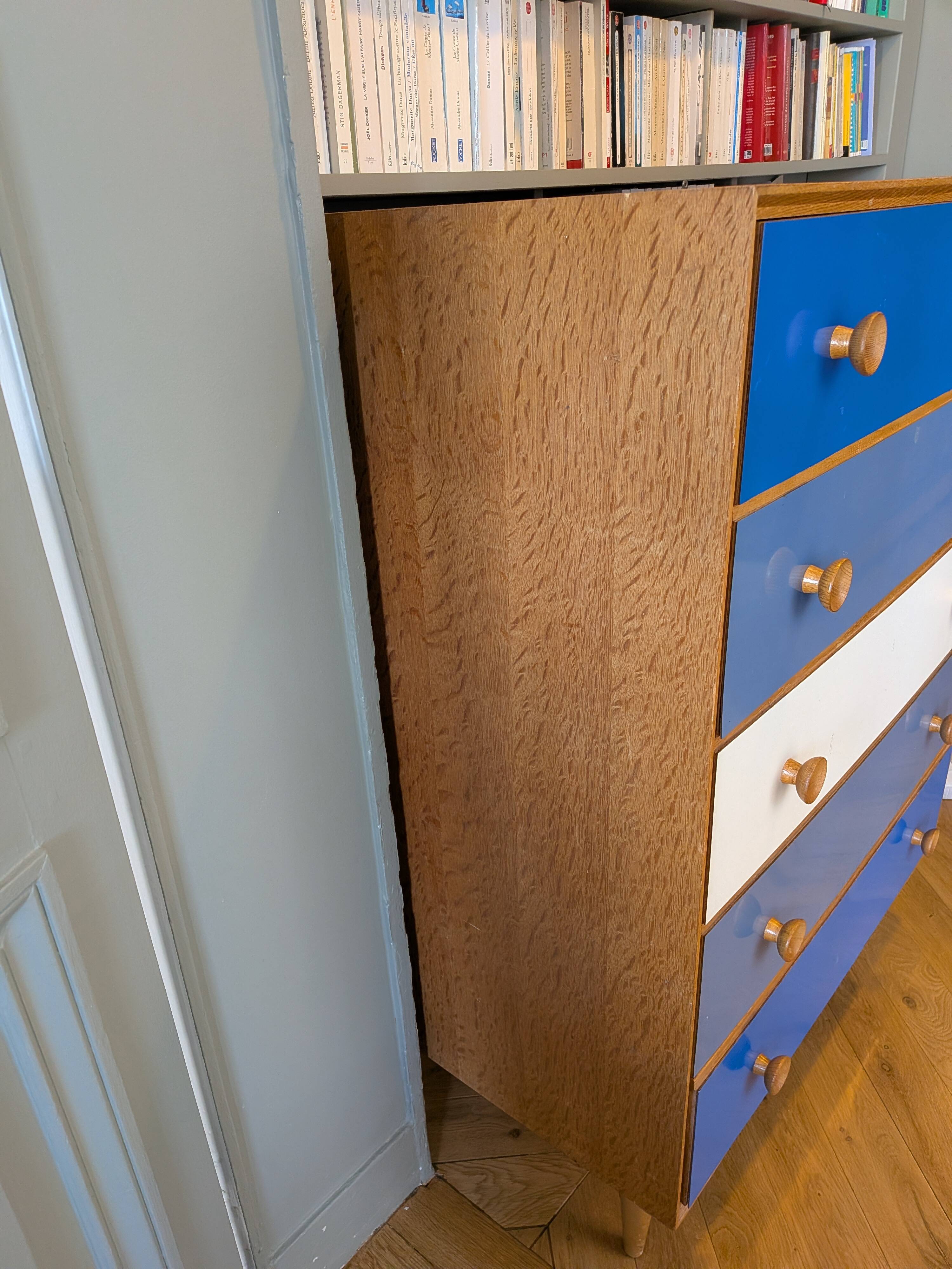 5-drawer wooden and formica chest of drawers Meredew Furniture