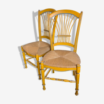 Duo of mulched Provencal chairs