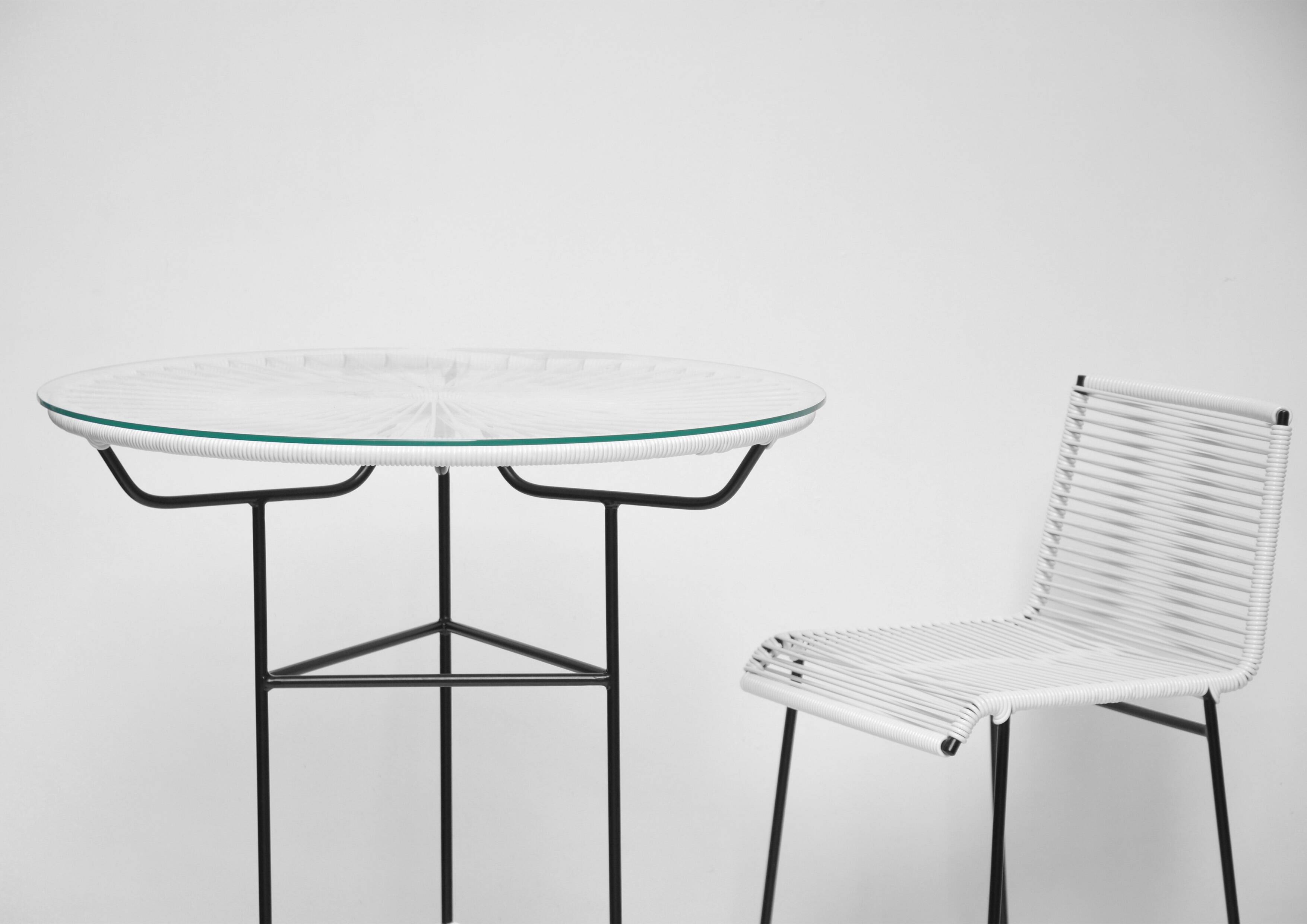 Table mange debout Tampico et 2 tabourets hauts Cenote BOQA