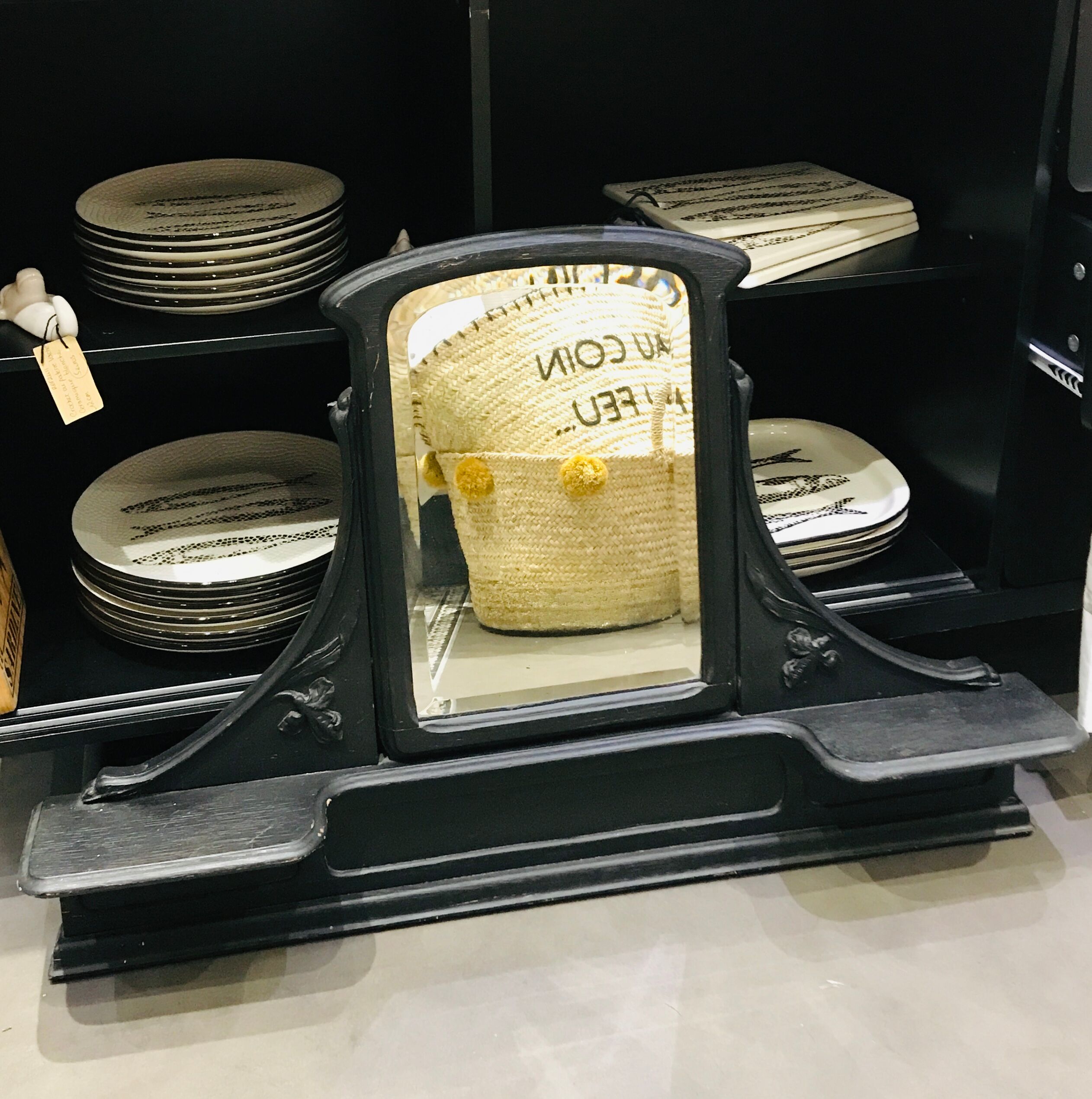 Fifth wheel console and art deco mirror