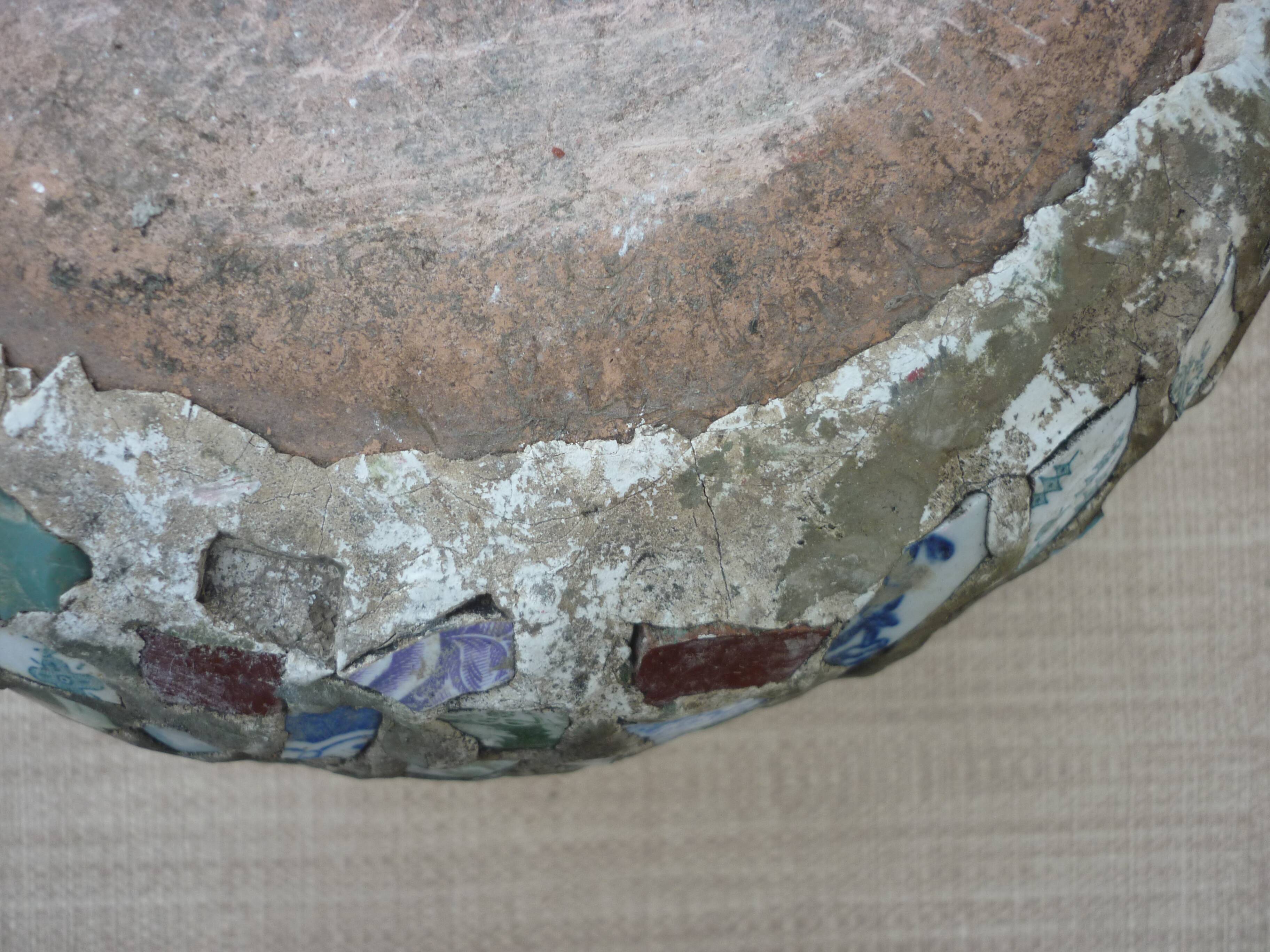 Pot terracotta mosaic called picassiette