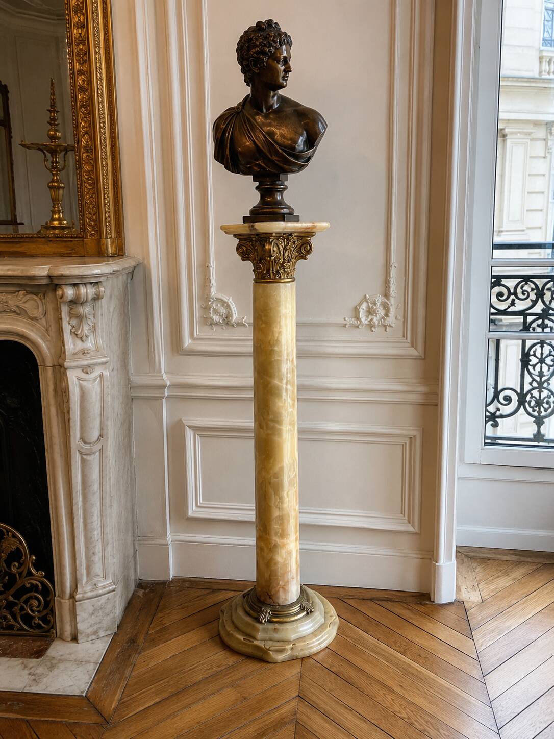 Onyx and gilded bronze column in Corinthian style – Display pedestal