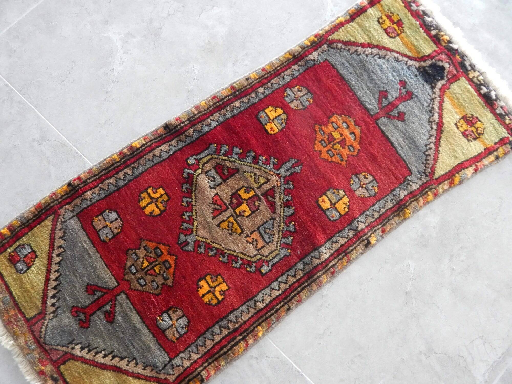 Vintage Turkish Oushak rug 46x109 cm
