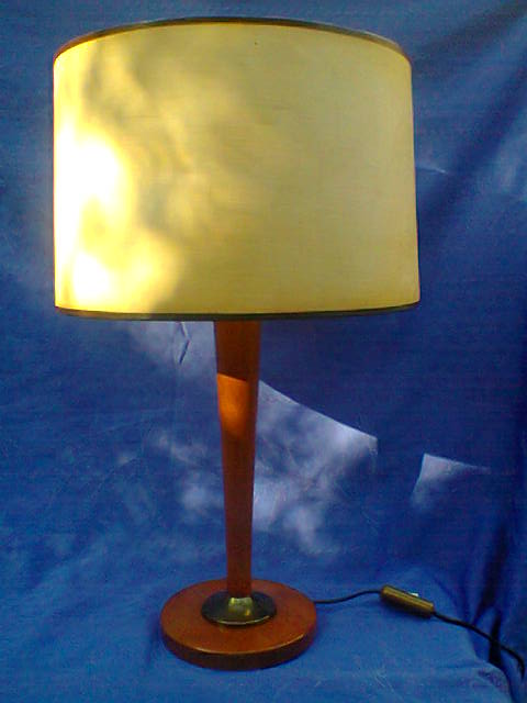 Desk lamp