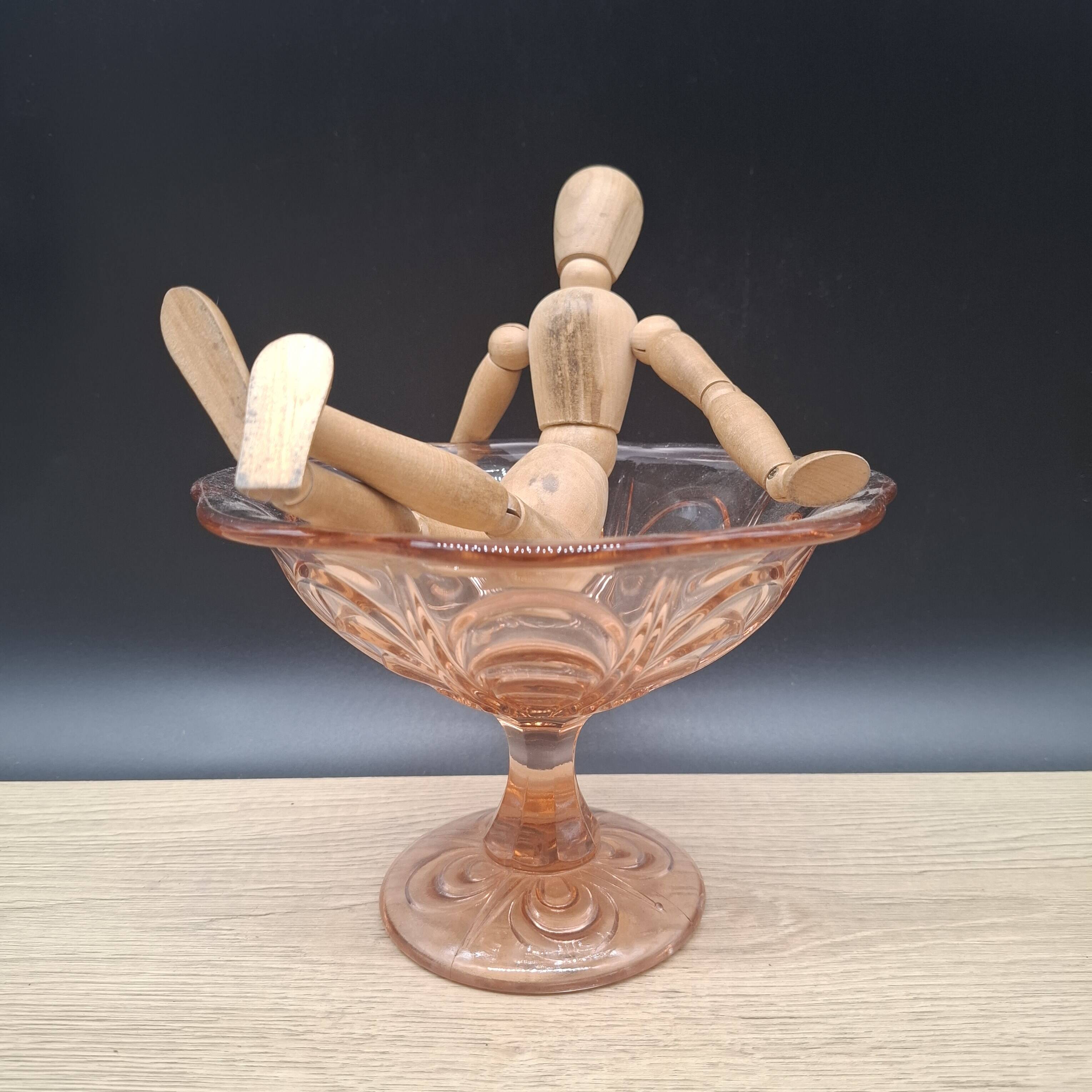 Manage glass rose cup