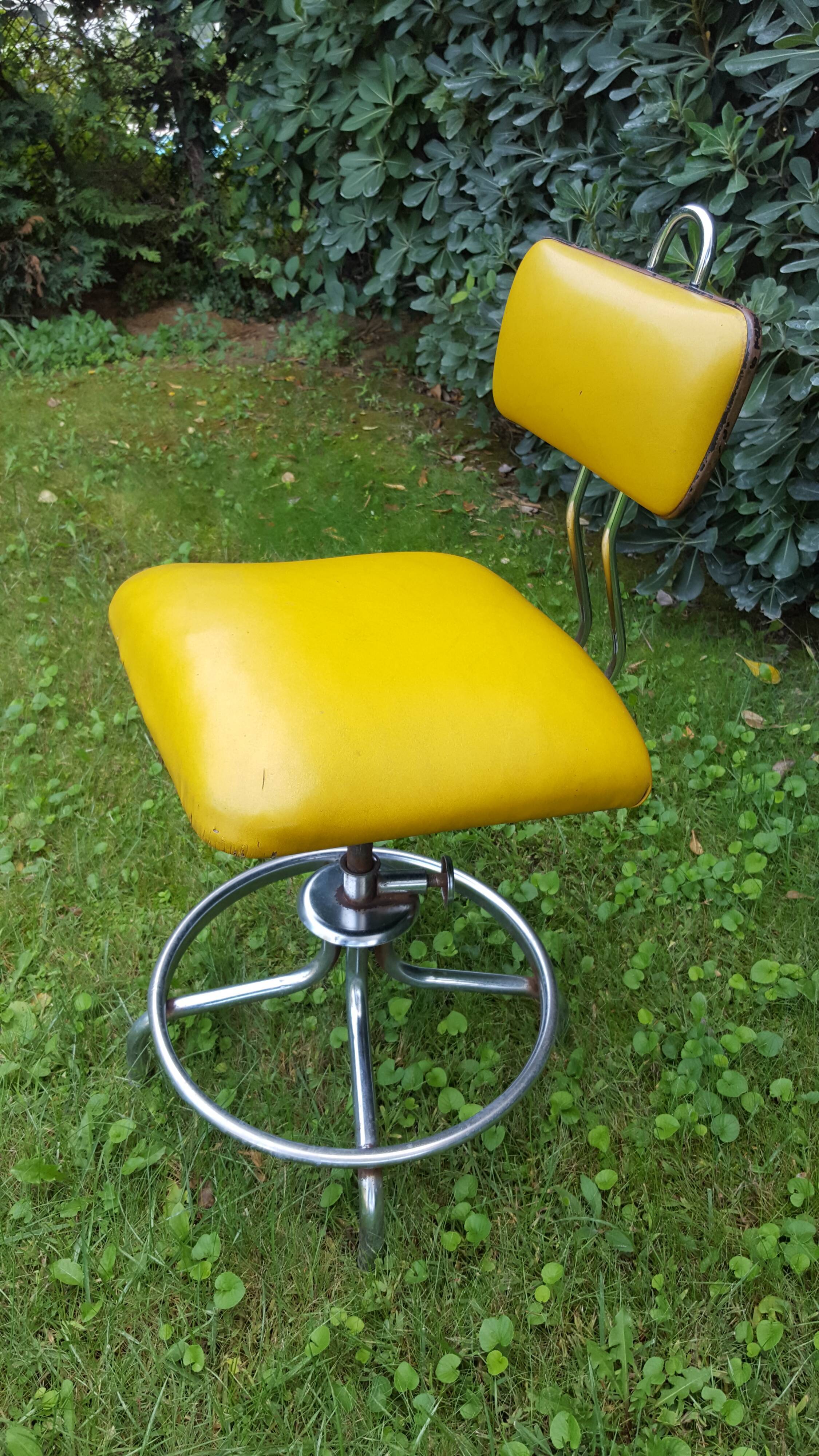 Fasem chair design Henri Liber, mustard color