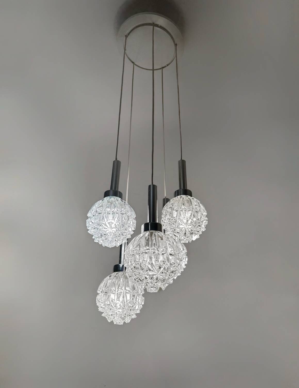 Lustre cascade années 70