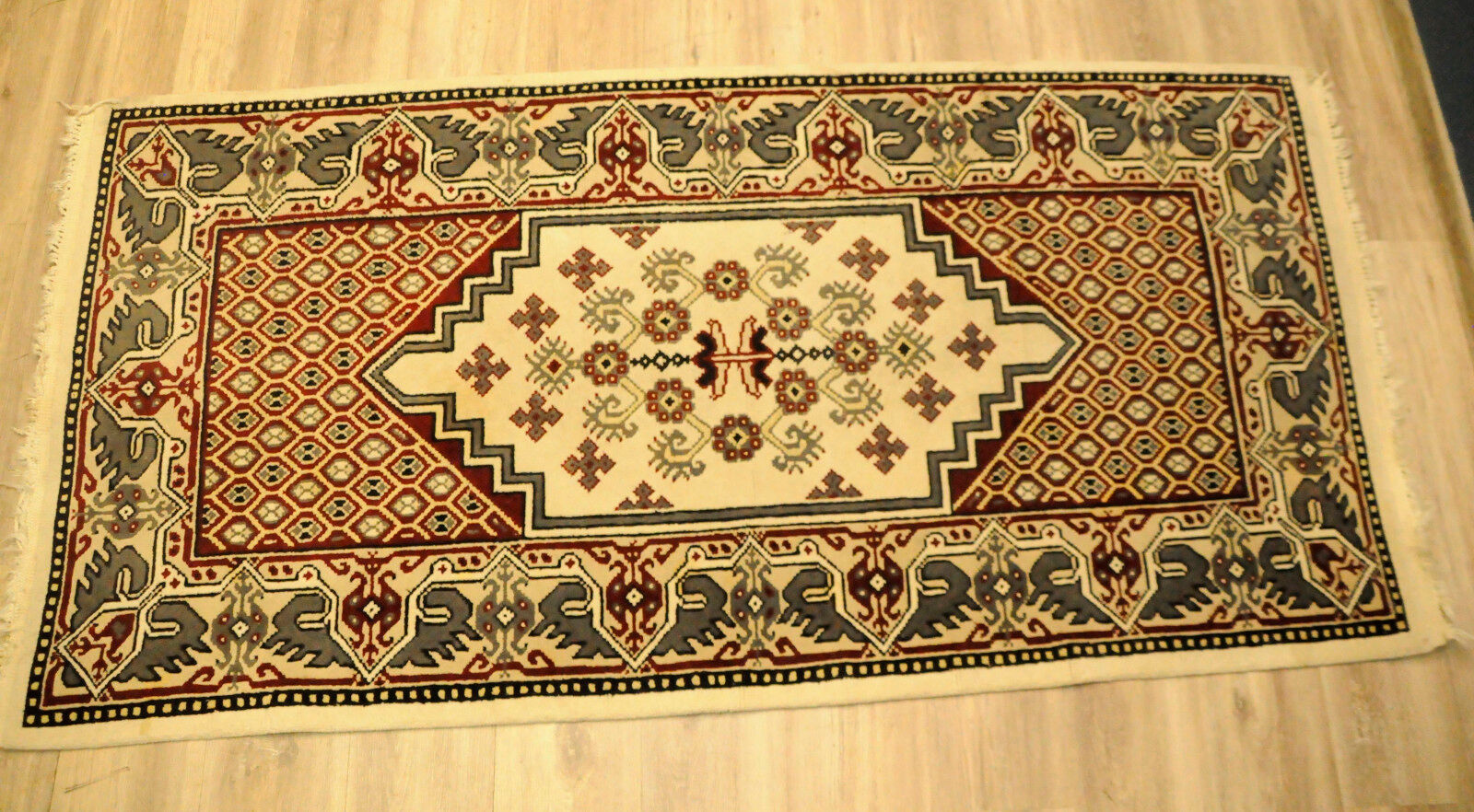 Hand-woven Tunisian carpet 200x100cm