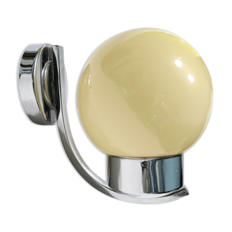 Applique des années 1960 en acier chromé et verre beige