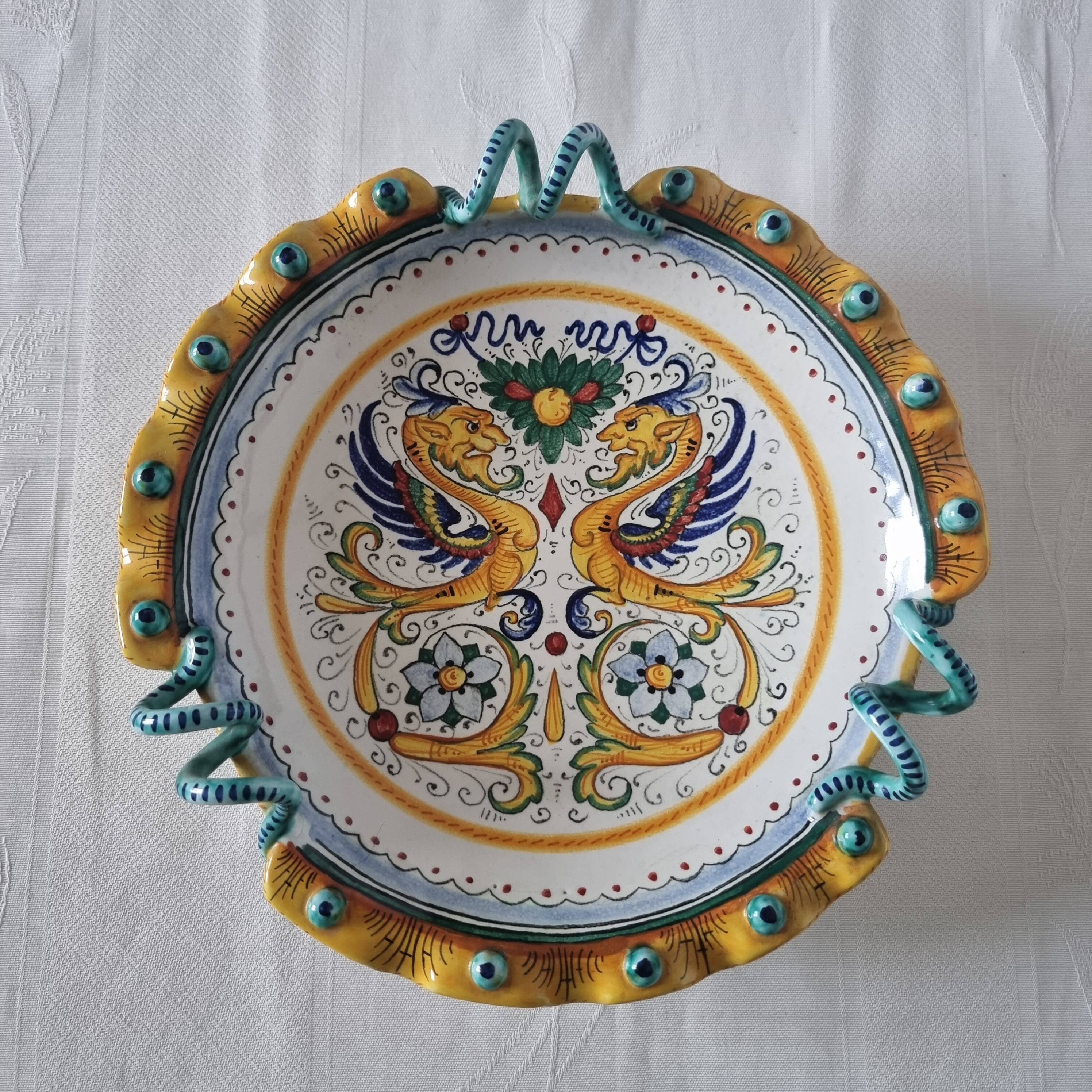 Beautiful Italian ceramic Deruta bowl or compote dish, made and pe