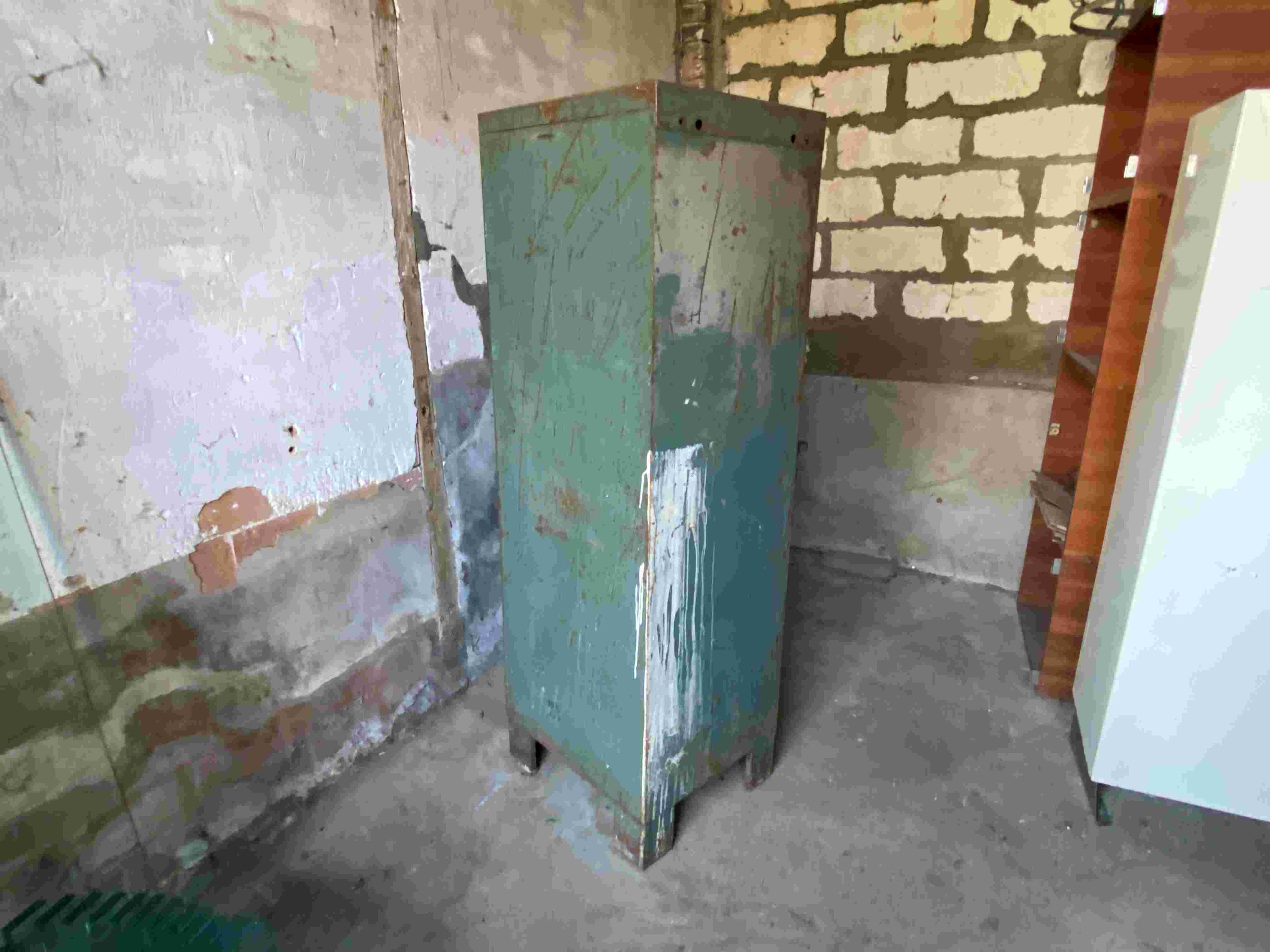 Industrial metal 1-door wardrobe unit 1950