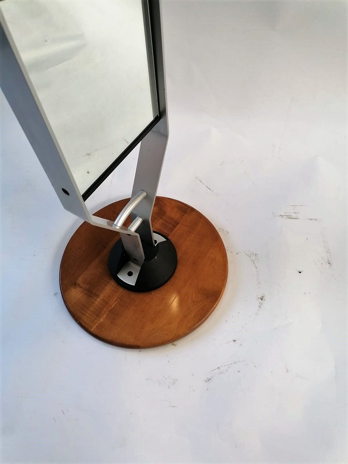 Italian coat hanger with mirror
