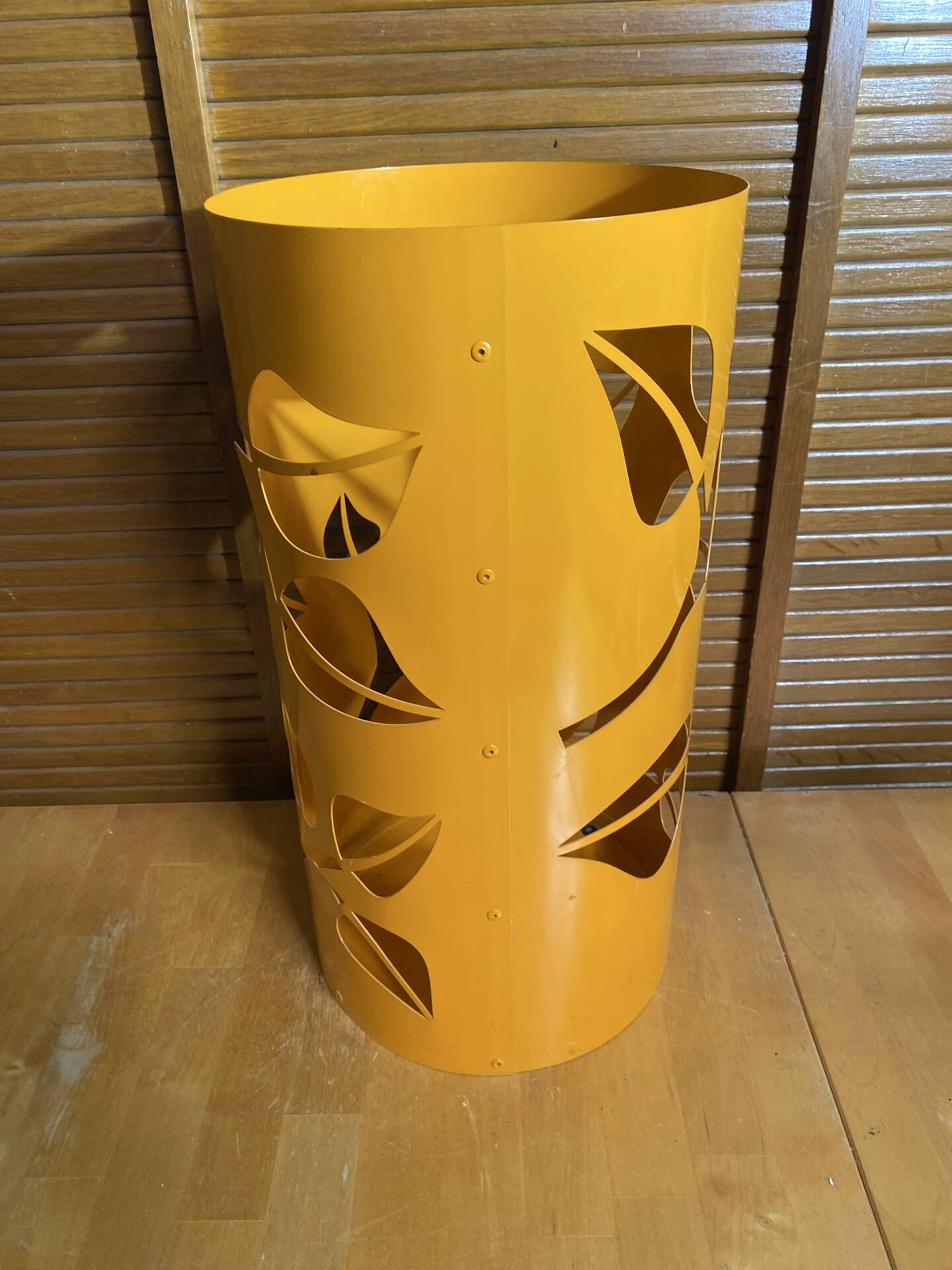 Orange Metal Cylindrical Design Umbrella Stand with Cut-Out Leaf Decoration #E2