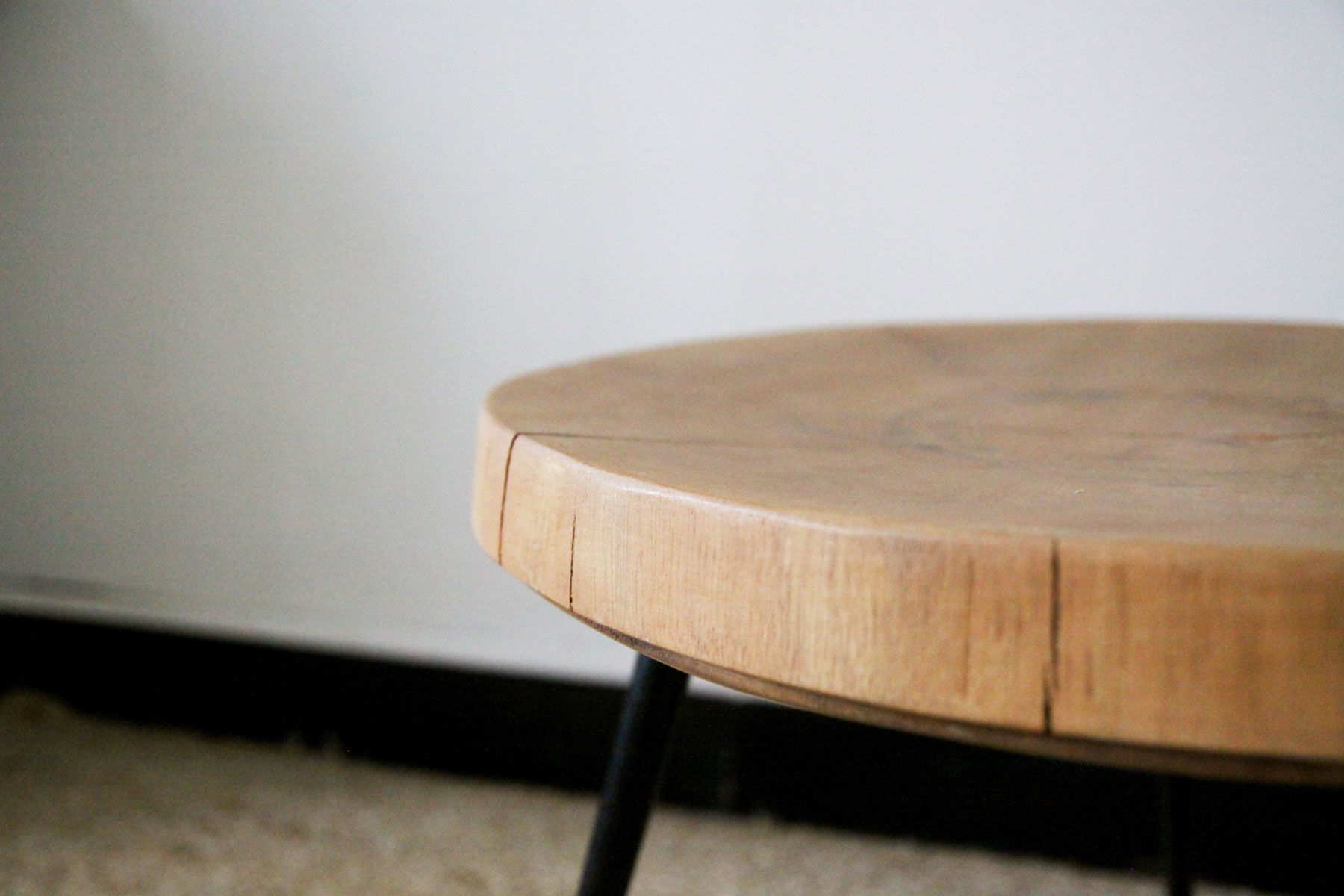Table tripode en bois vintage