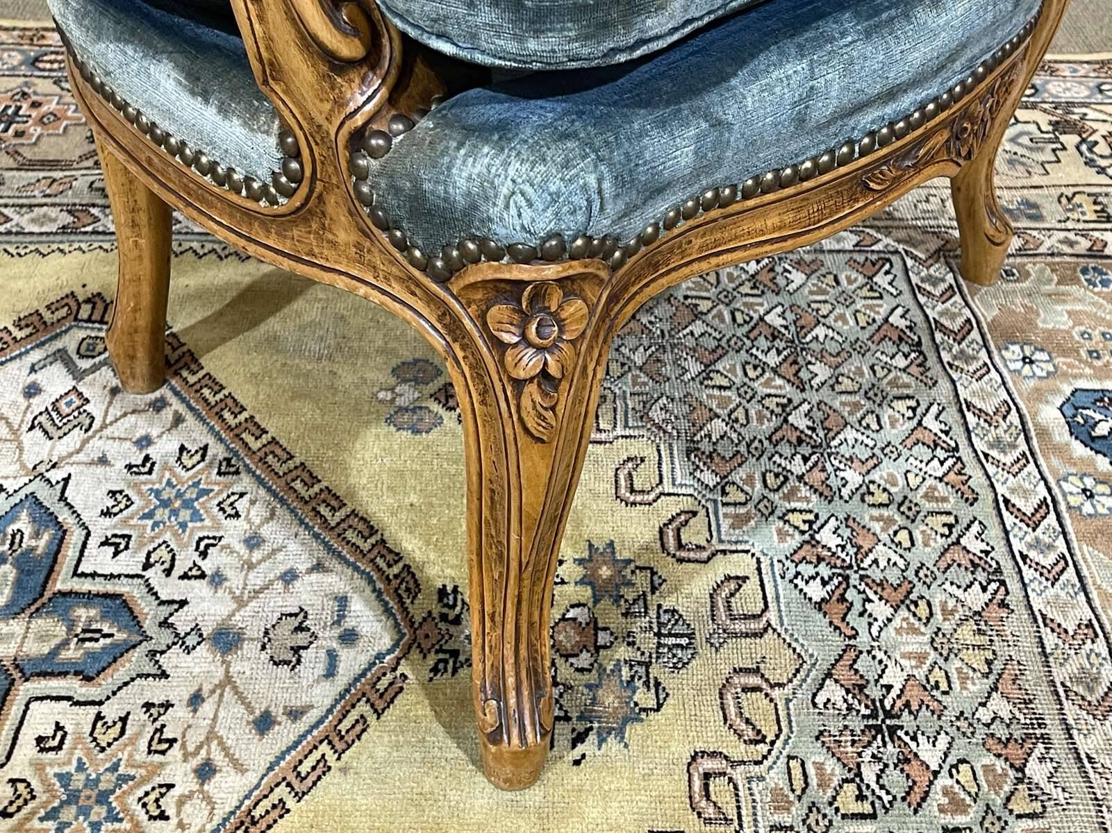 Fauteuil cabriolet de style Louis XV en hêtre