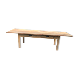 Coffee farmhouse table.