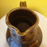 Varnished terracotta pitcher from the 19th century.