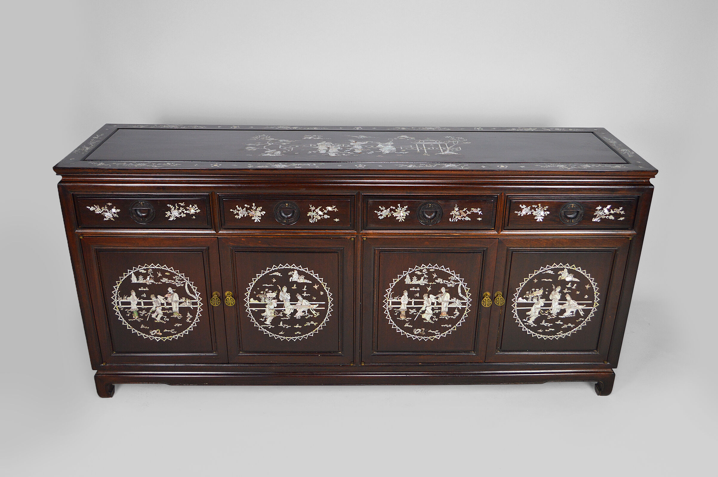 Enfilade en bois marqueté de nacre, asie, milieu xxe