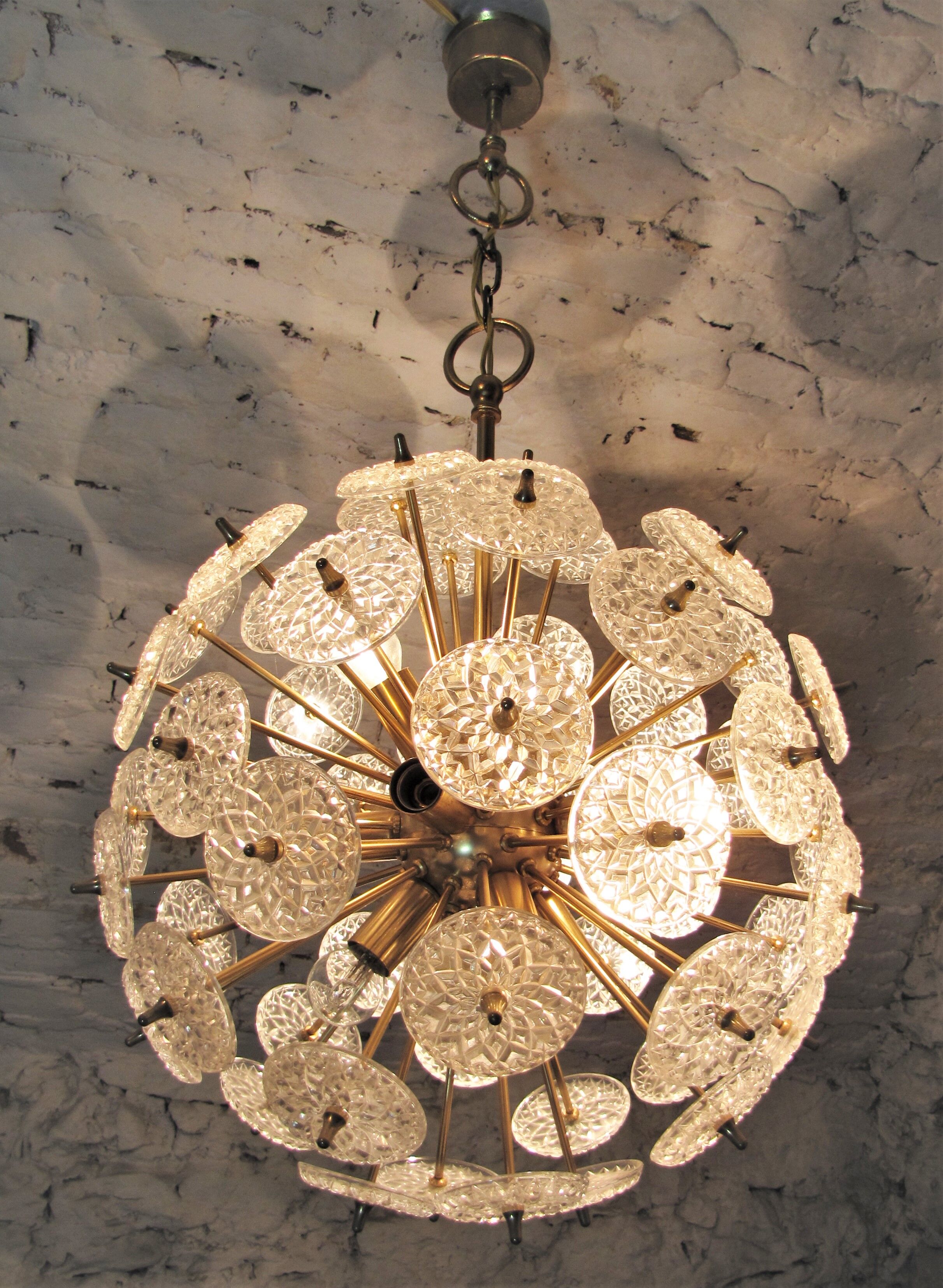 Chandelier Sputnik of Emil Stenjar of the 1960s