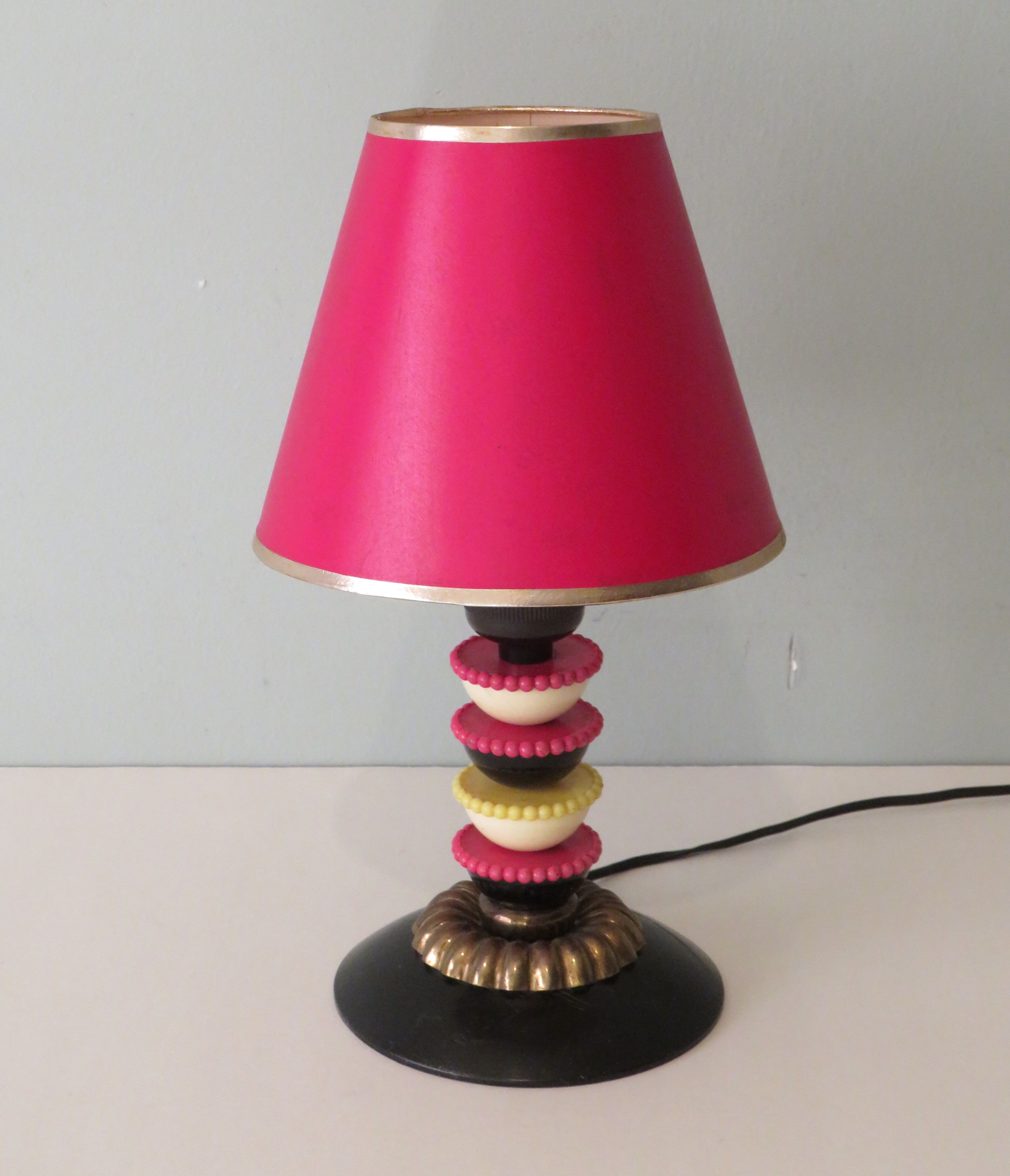 Table lamp in copper, plastic and Bakelite, early twentieth century, Belcique.