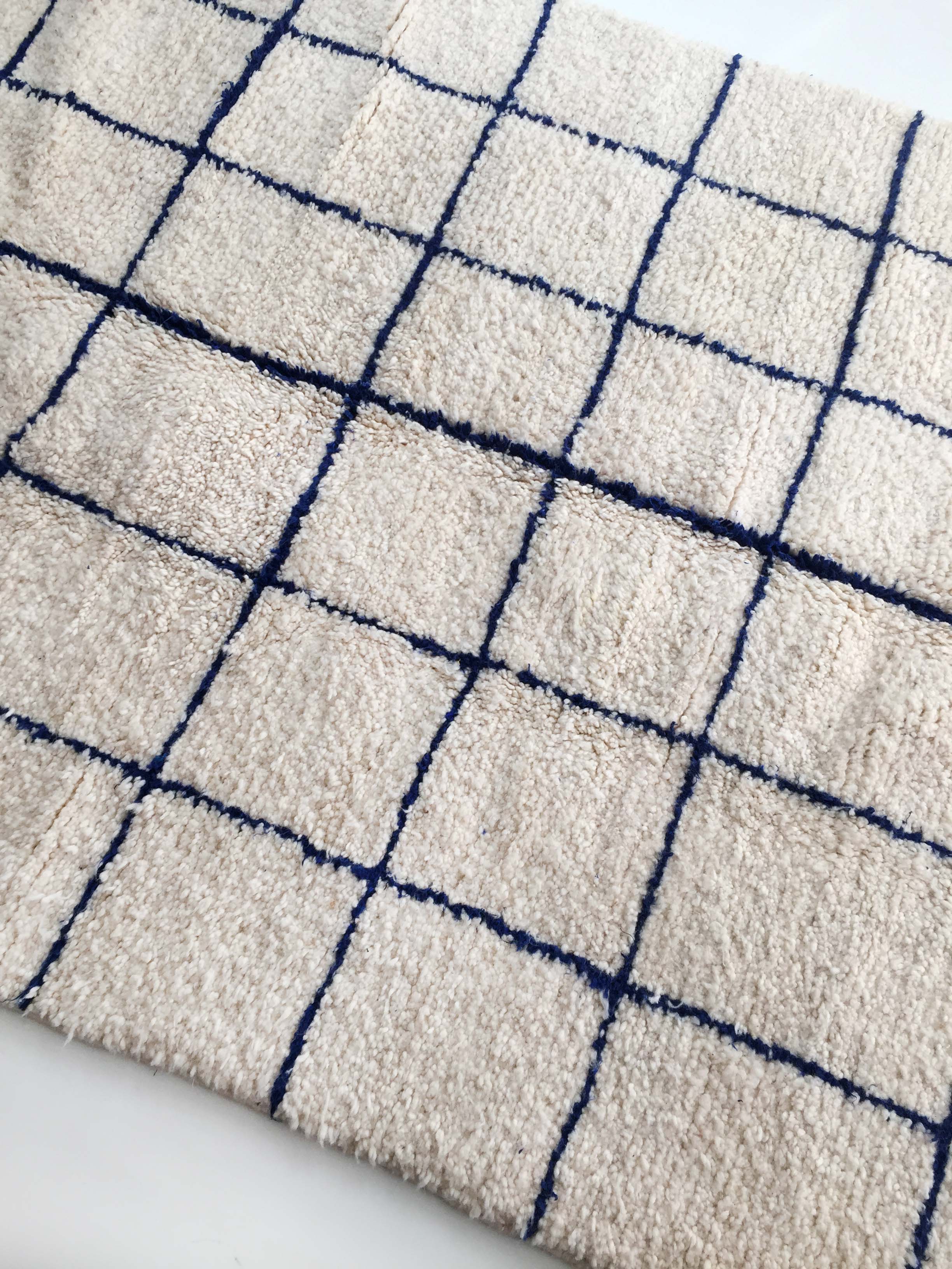 Moroccan Berber carpet Beni Ouarain unbleached with blue checkers majorelle 254x152cm